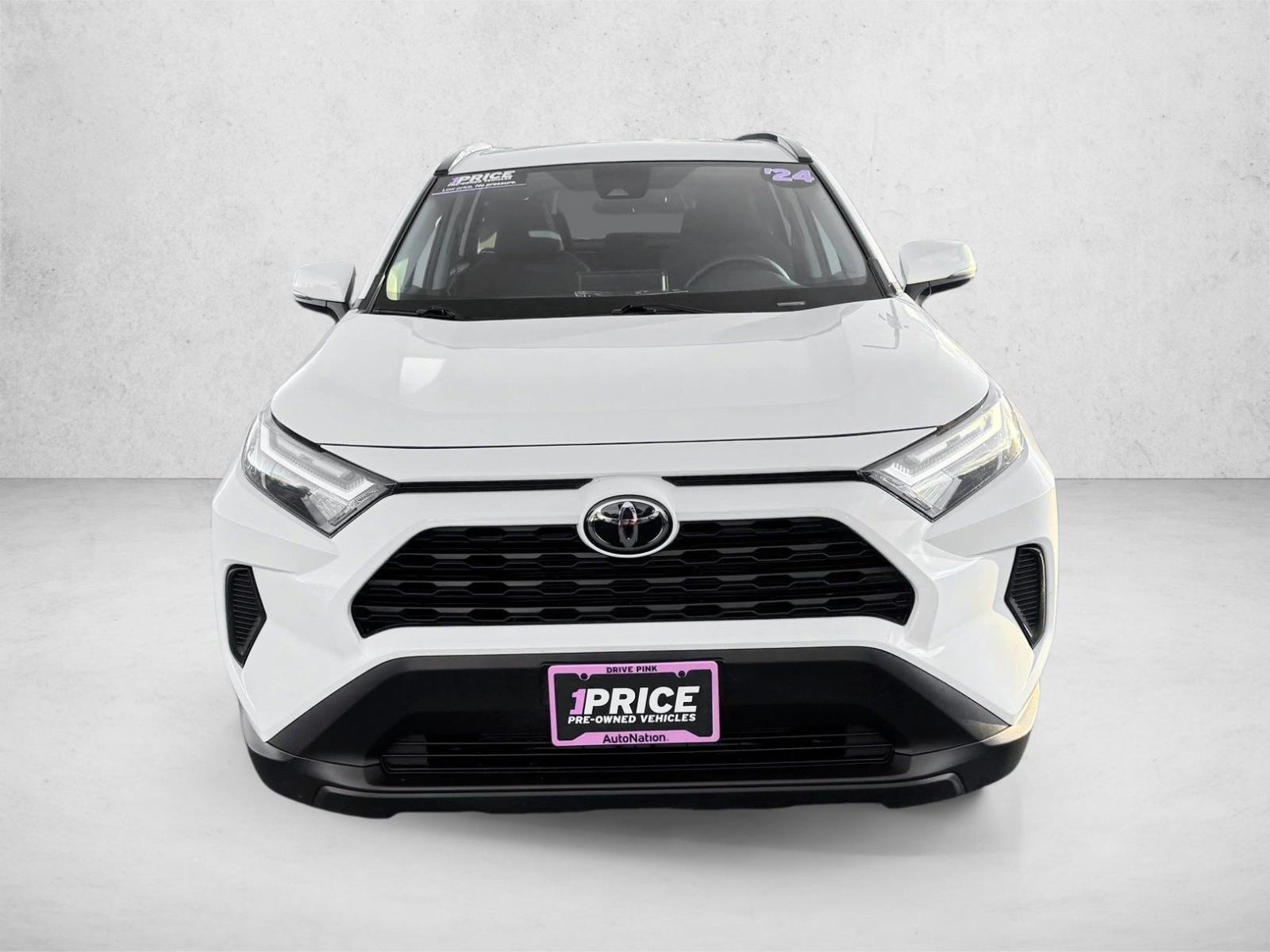 2024 Toyota RAV4 XLE photo 2