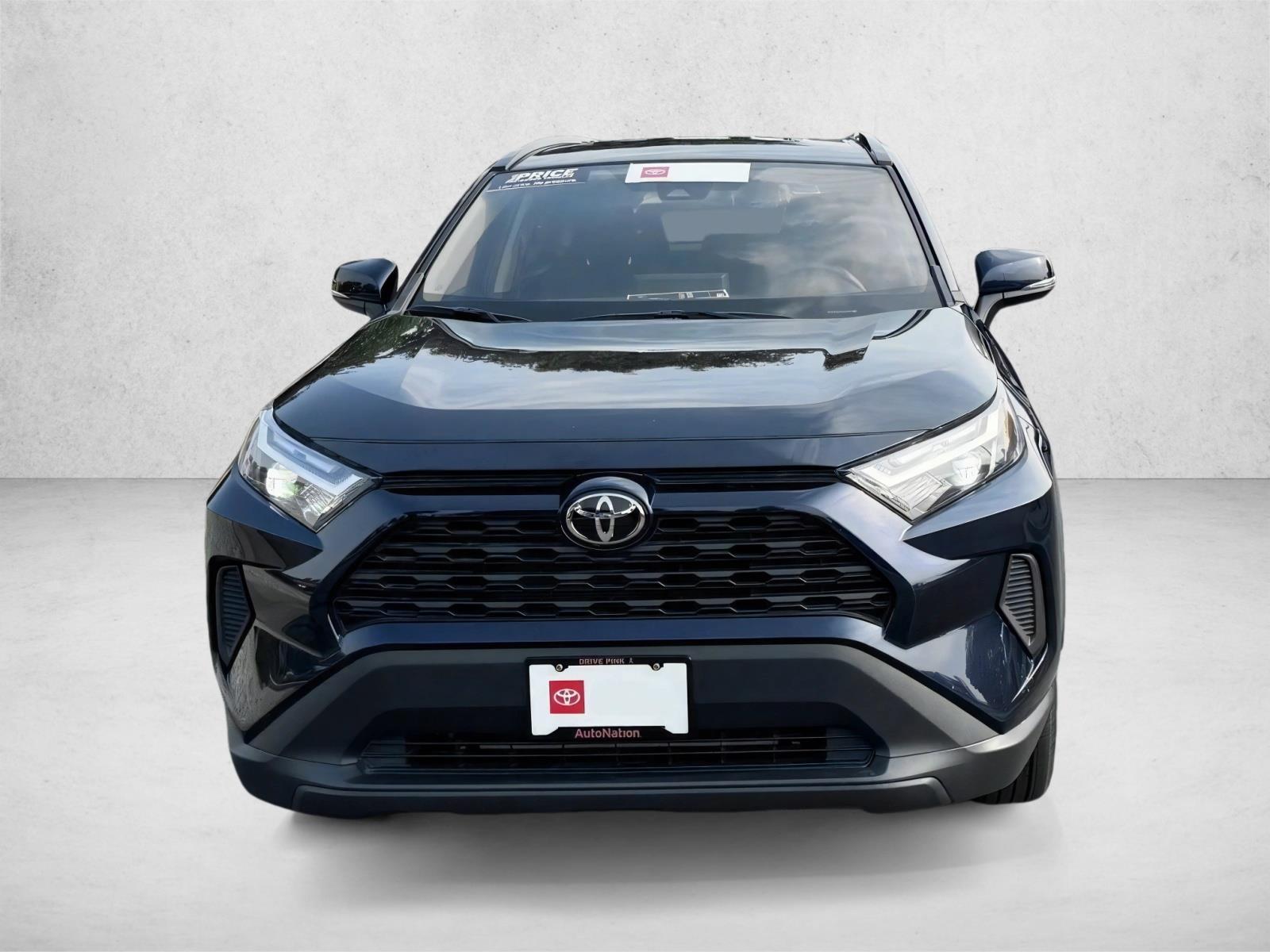 2024 Toyota RAV4 XLE photo 2