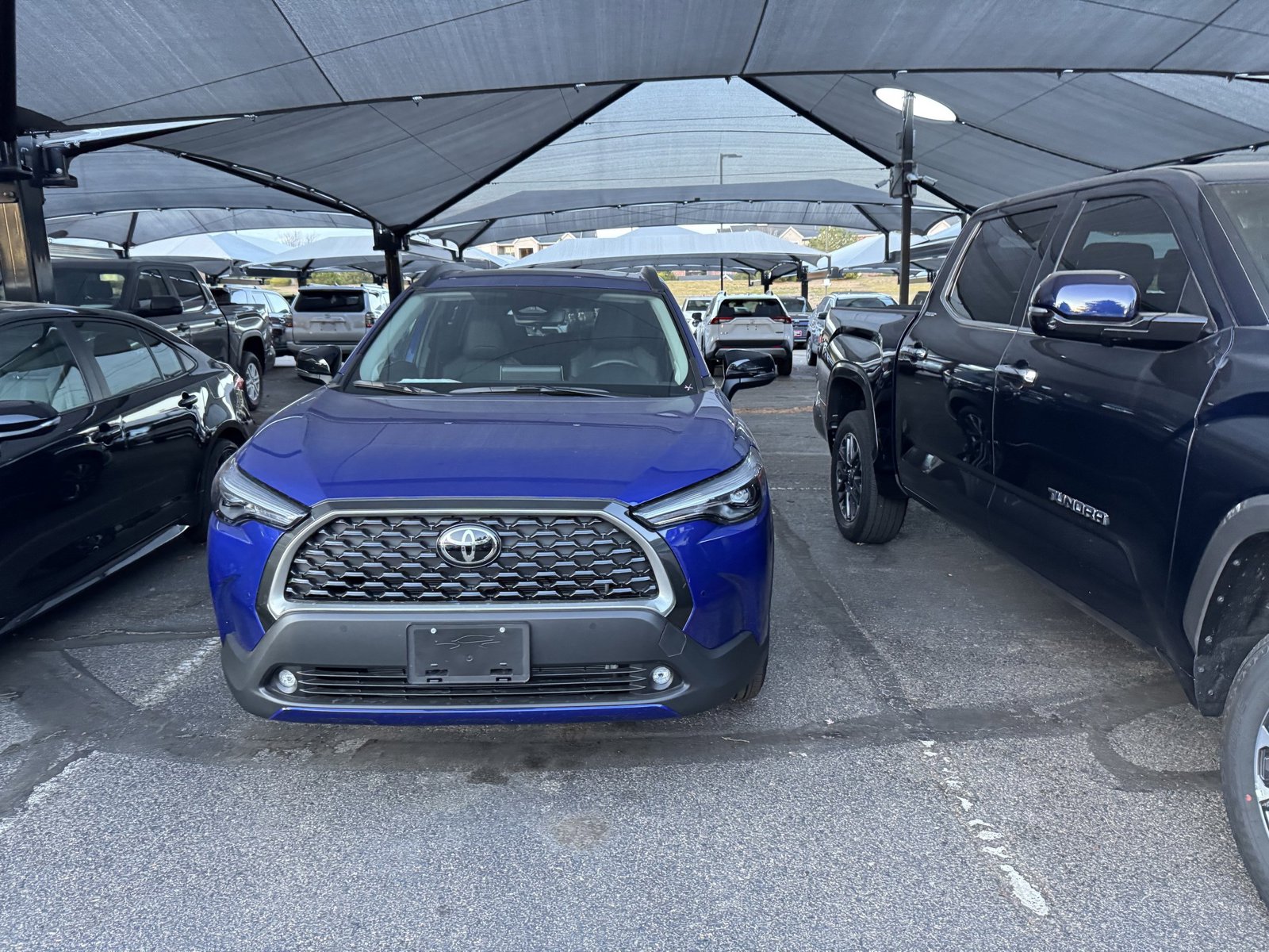 2025 Toyota Corolla Cross XLE photo 2