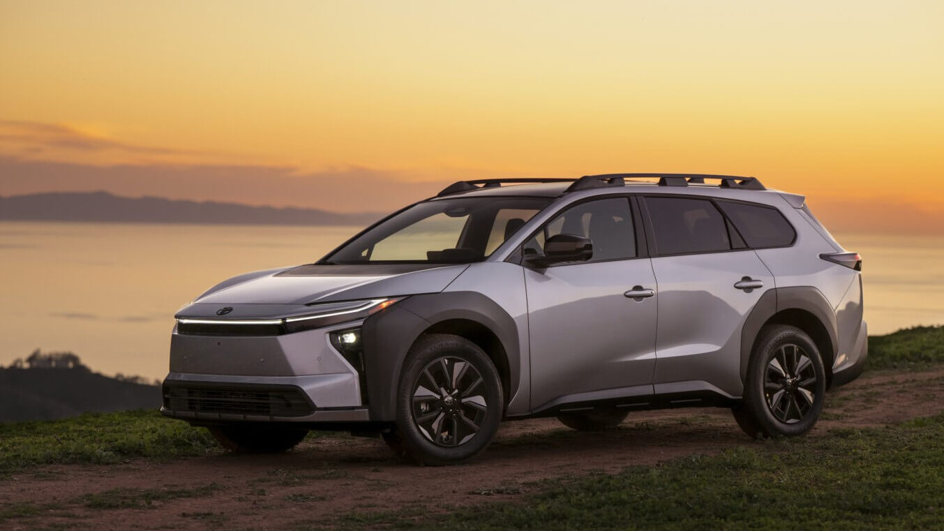 Toyota bZ Woodland in Steel