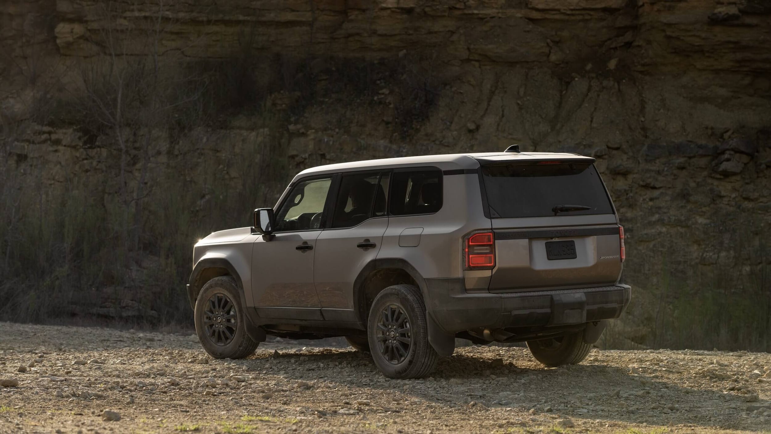 Toyota Land Cruiser in Meteor Shower