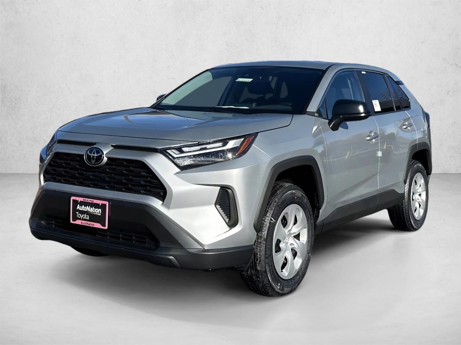 2025 Toyota RAV4 LE's photo