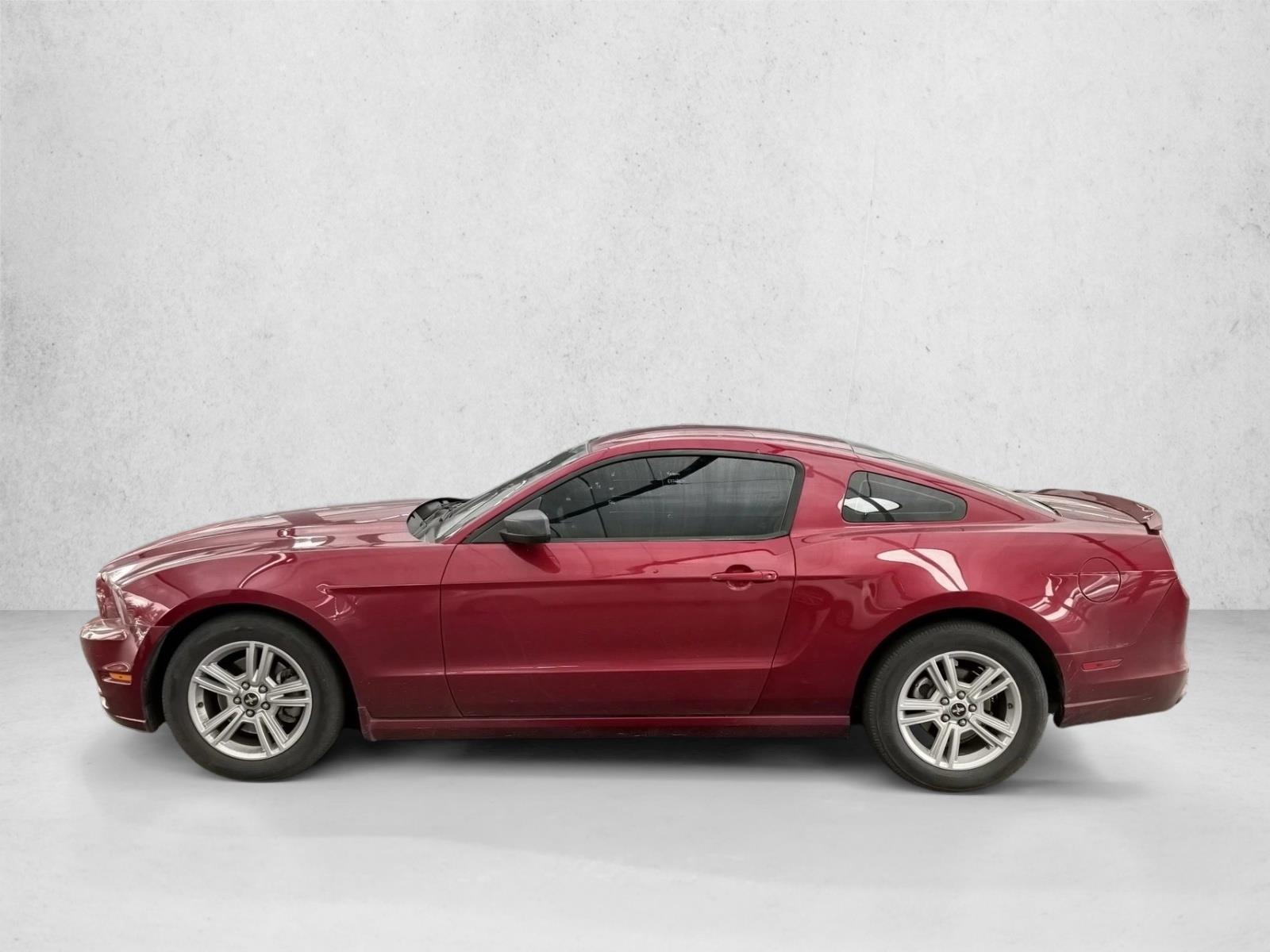 2014 Ford Mustang V6 photo 3