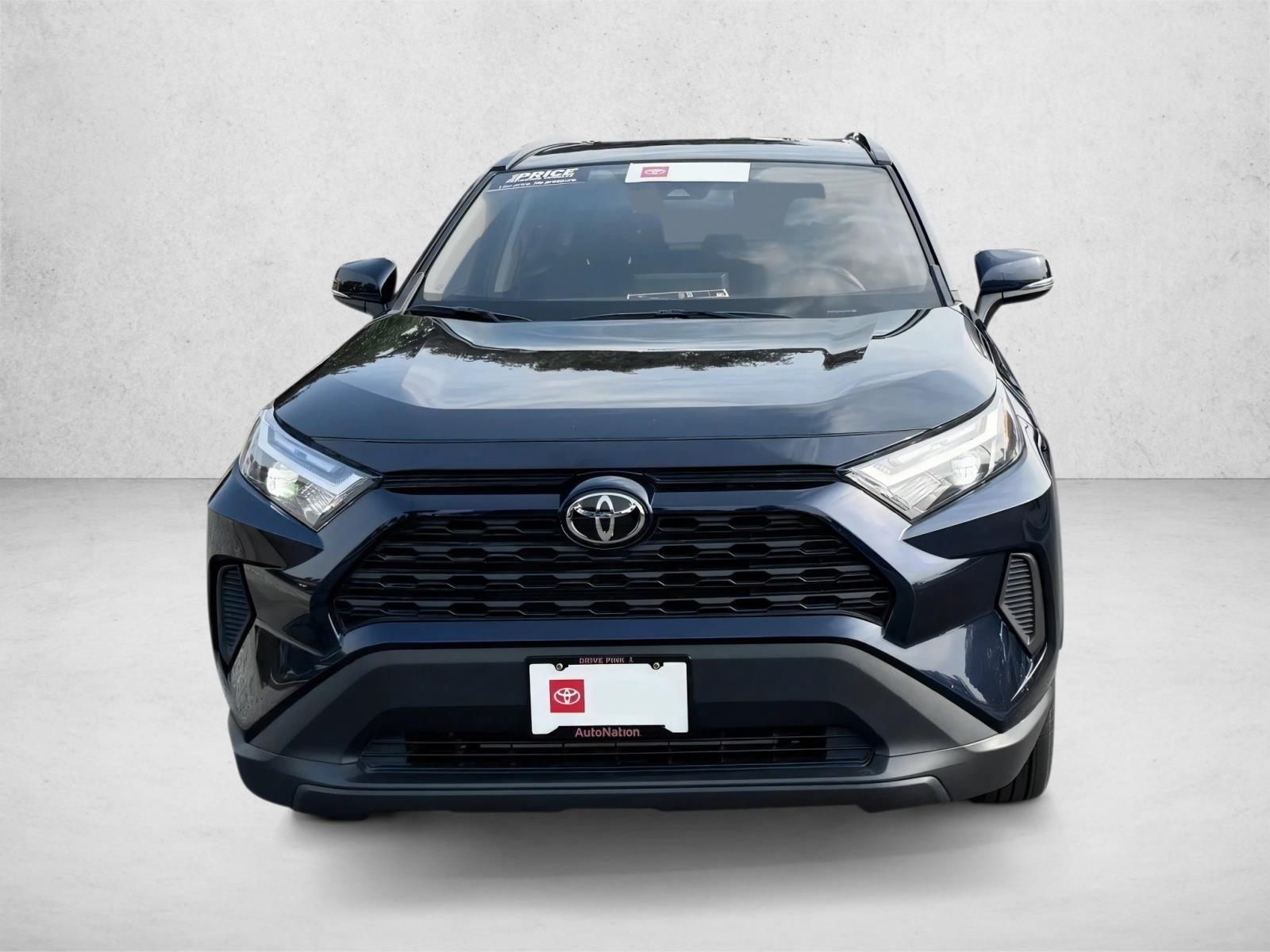 2024 Toyota RAV4 XLE photo 2