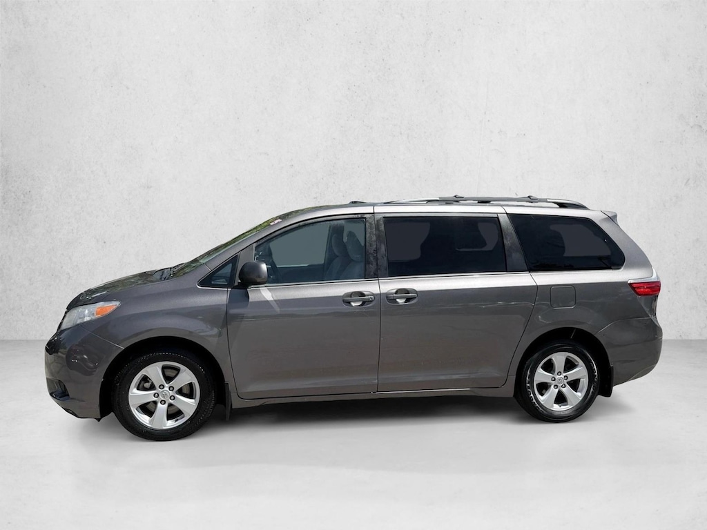 Used 2015 Toyota Sienna LE Van