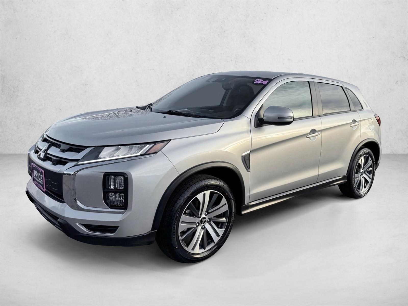 2024 Mitsubishi Outlander Sport SE's photo