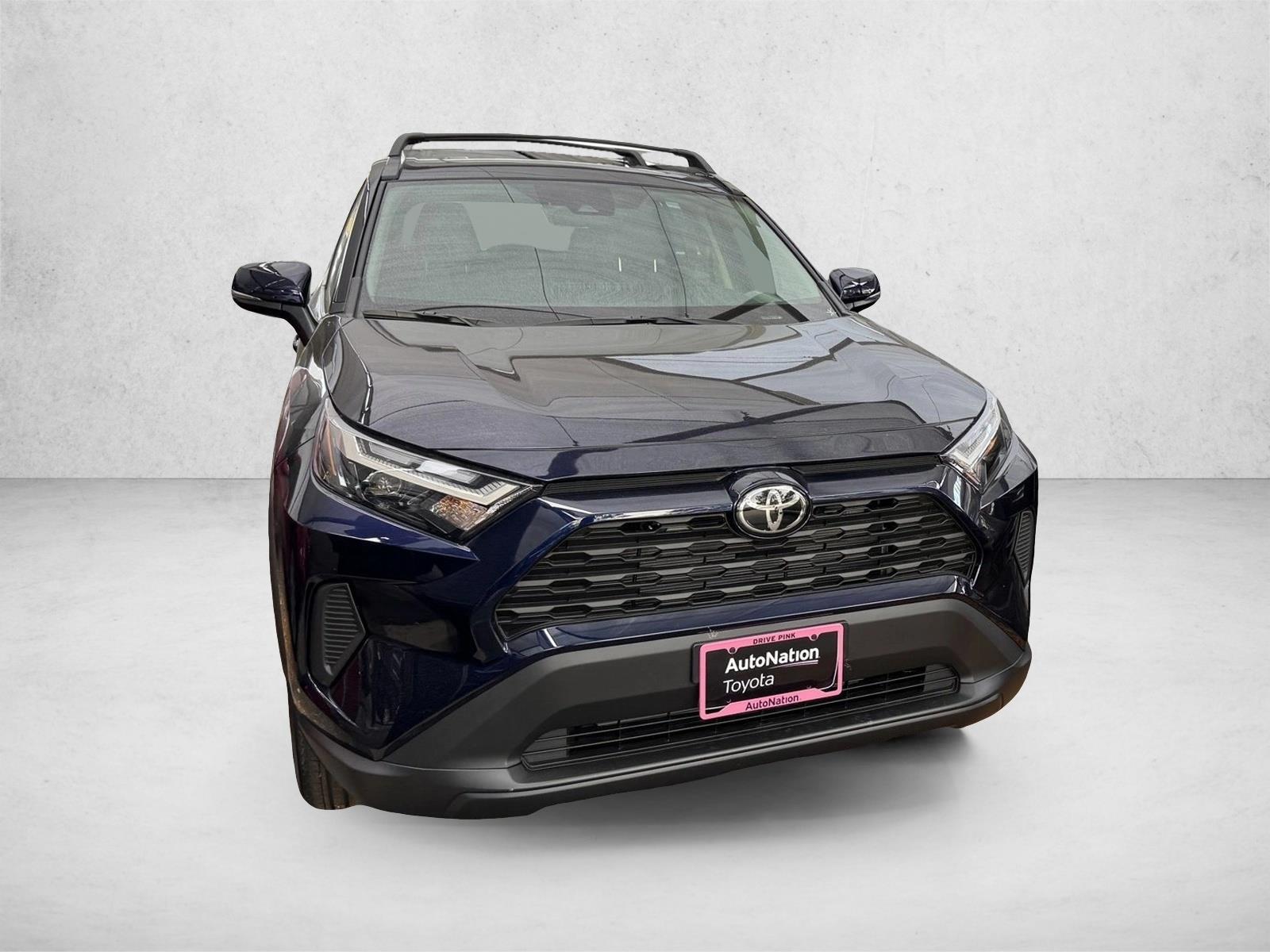 2025 Toyota RAV4 XLE photo 3