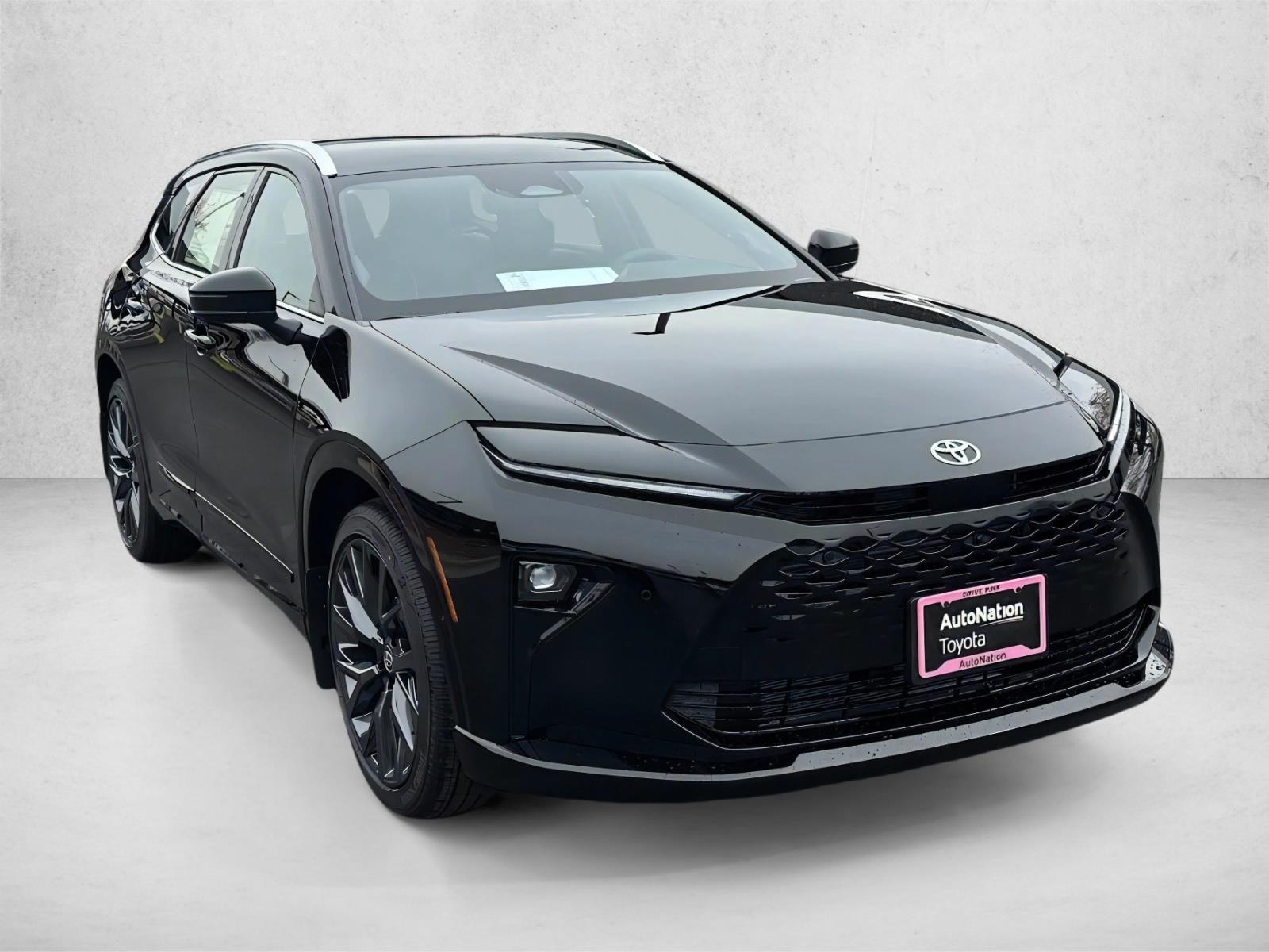 2025 Toyota Crown Signia Limited photo 3