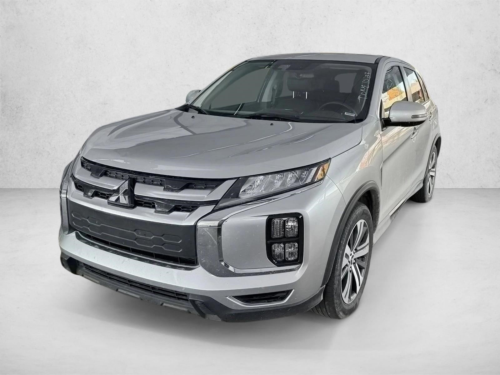 2024 Mitsubishi Outlander Sport SE's photo