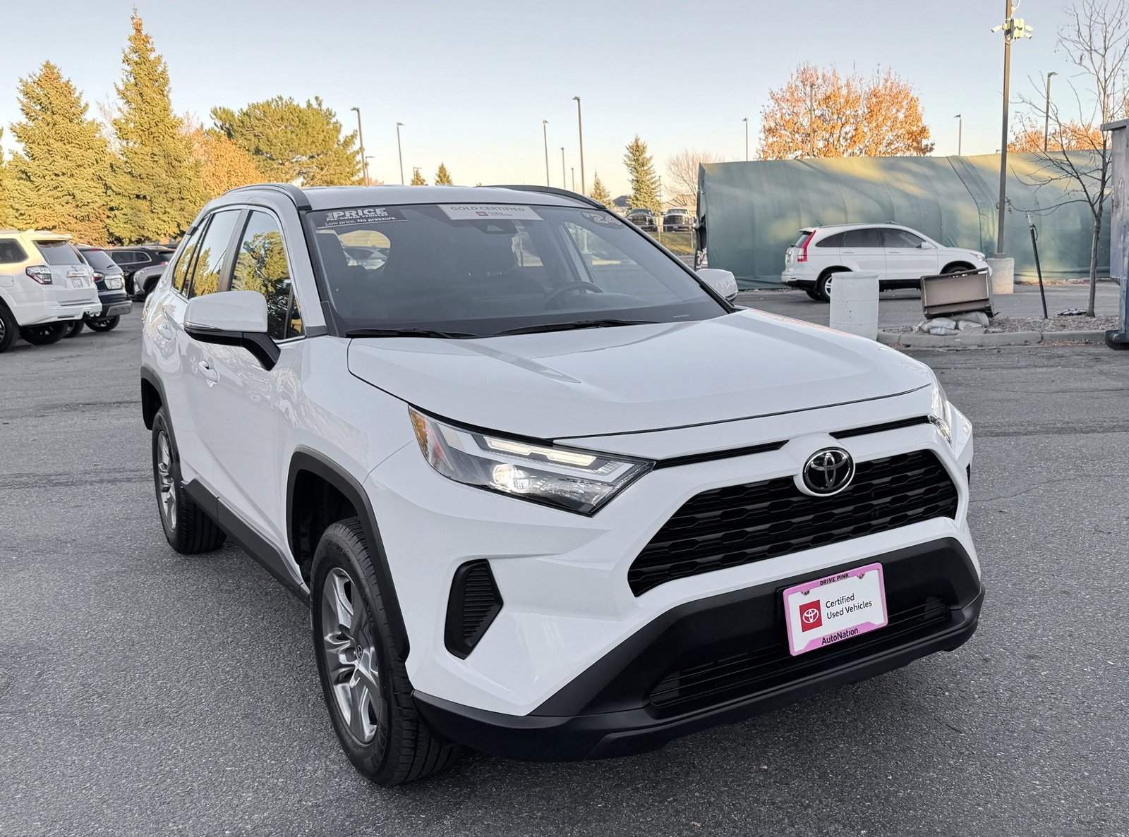 2024 Toyota RAV4 XLE photo 3