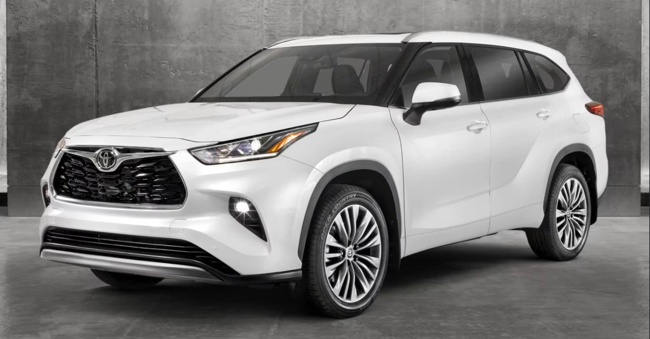Toyota Highlander In White