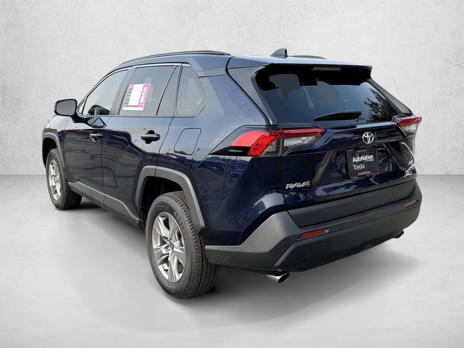 2024 Toyota RAV4 XLE photo 4