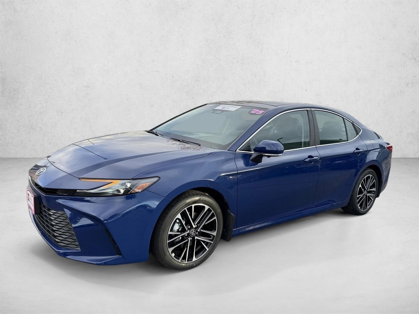 2025 Toyota Camry XLE's photo