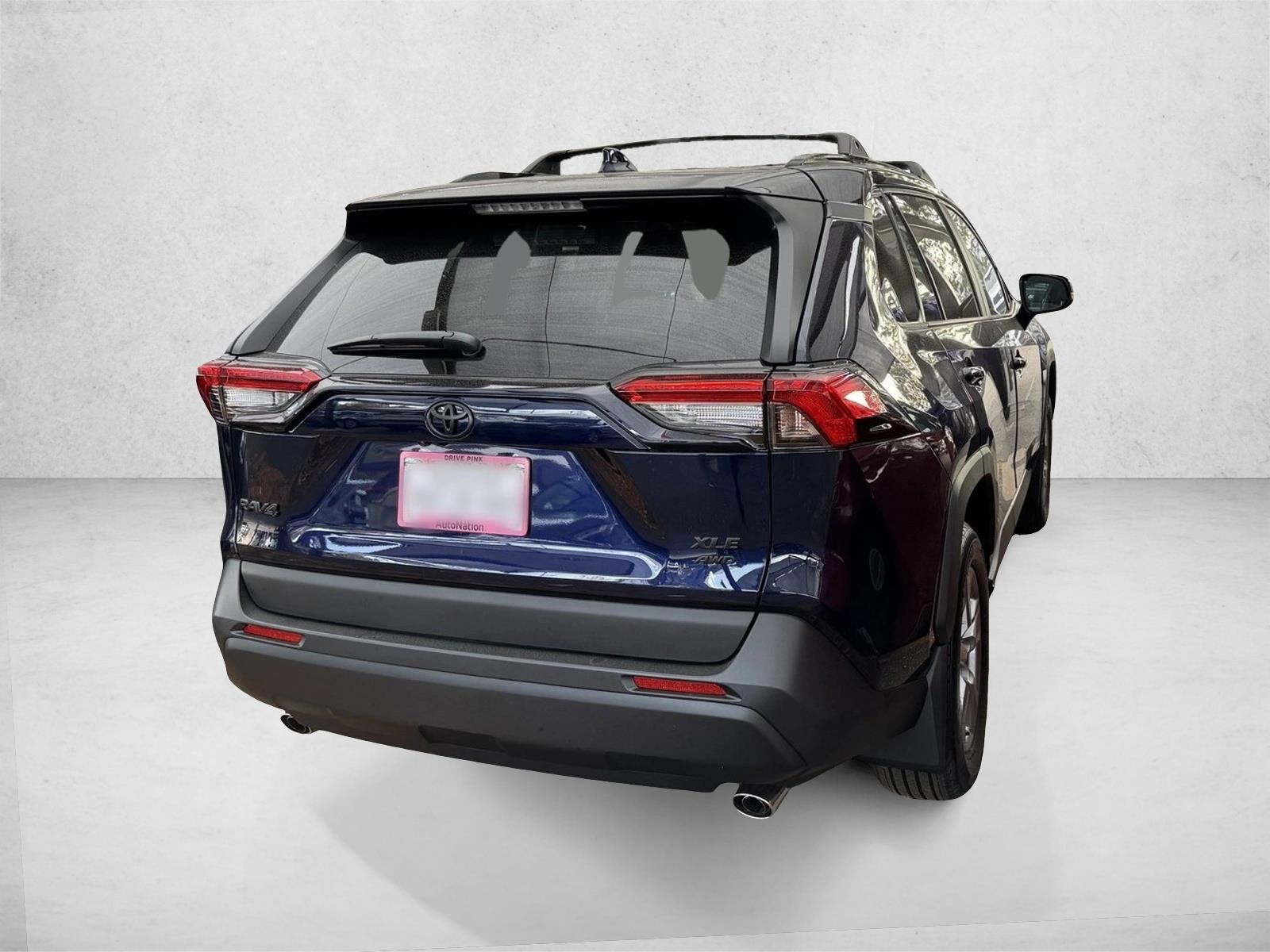 2025 Toyota RAV4 XLE photo 4