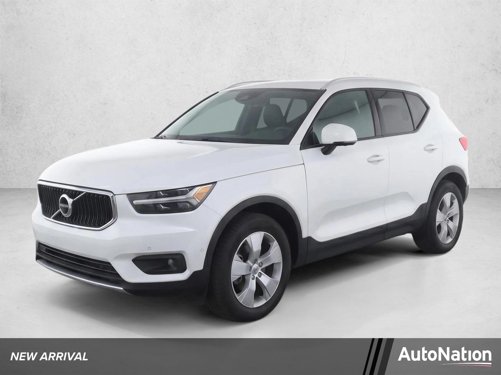 2019 Volvo XC40 T5 Momentum AWD's photo