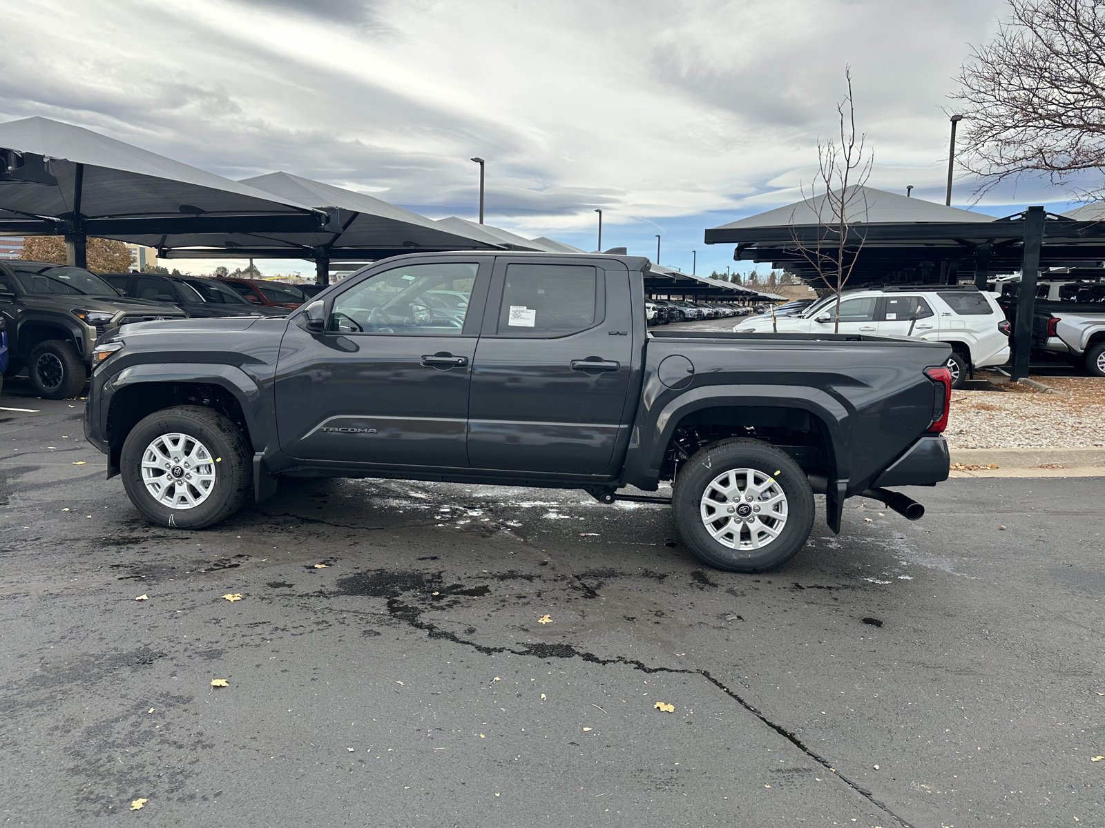 2025 Toyota Tacoma SR5 4x4 Double Cab photo 2