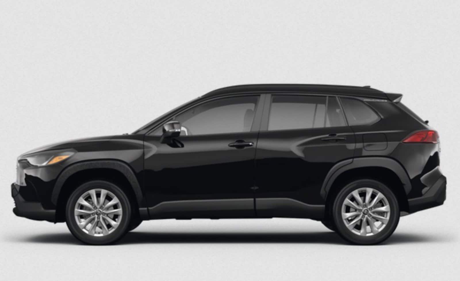 Used 2022 Toyota Corolla Cross LE with VIN 7MUCAAAG4NV034142 for sale in Northfield, Minnesota