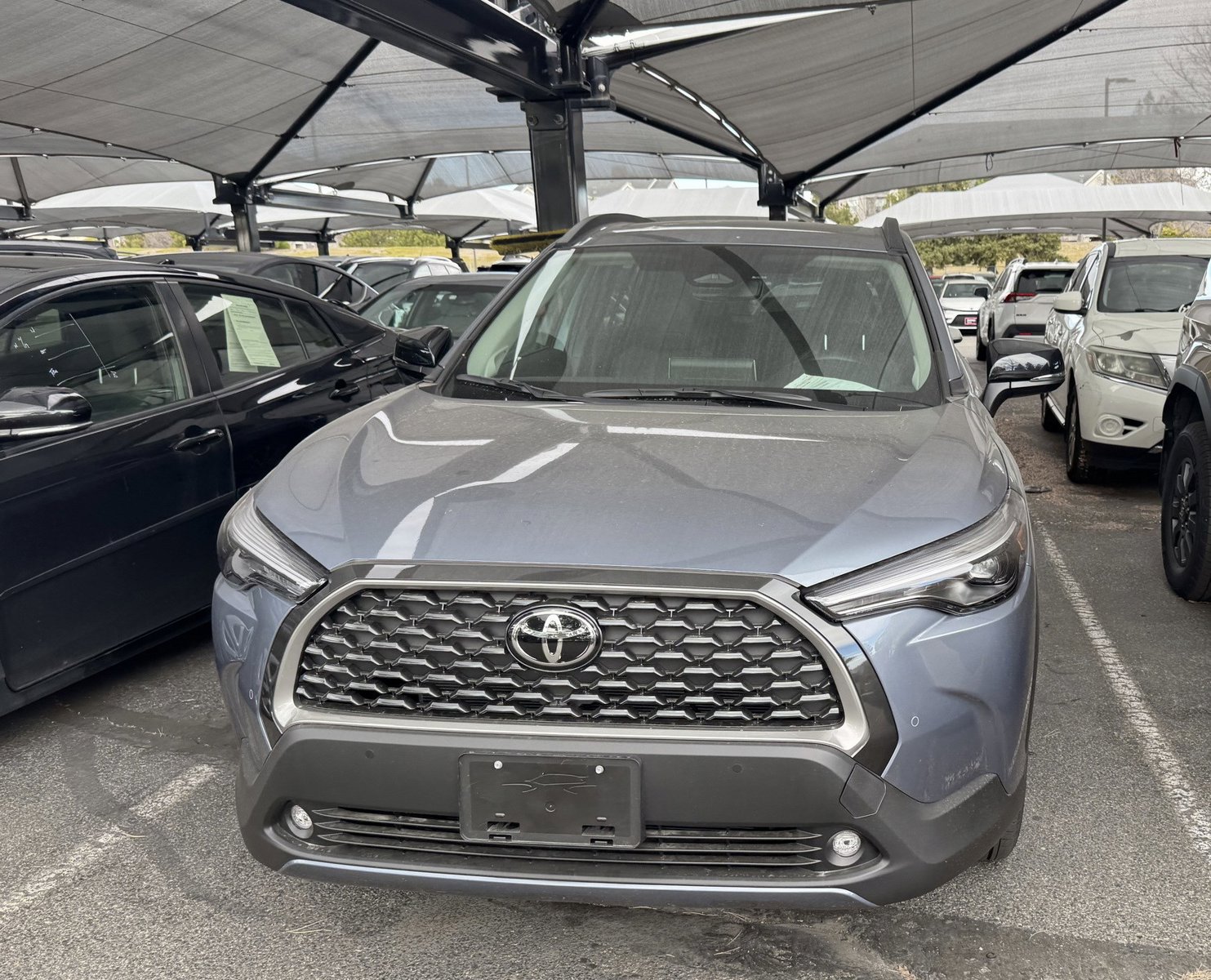 2025 Toyota Corolla Cross XLE photo 2