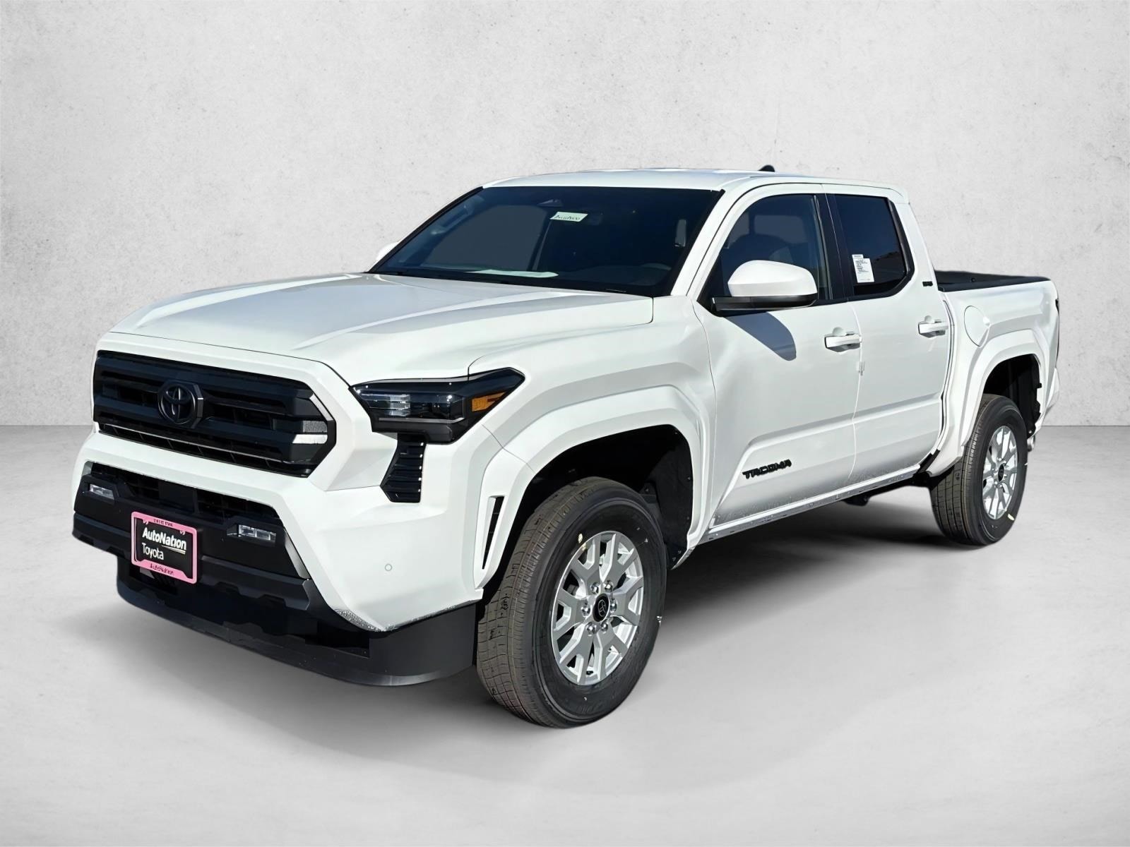 2025 Toyota Tacoma SR5's photo