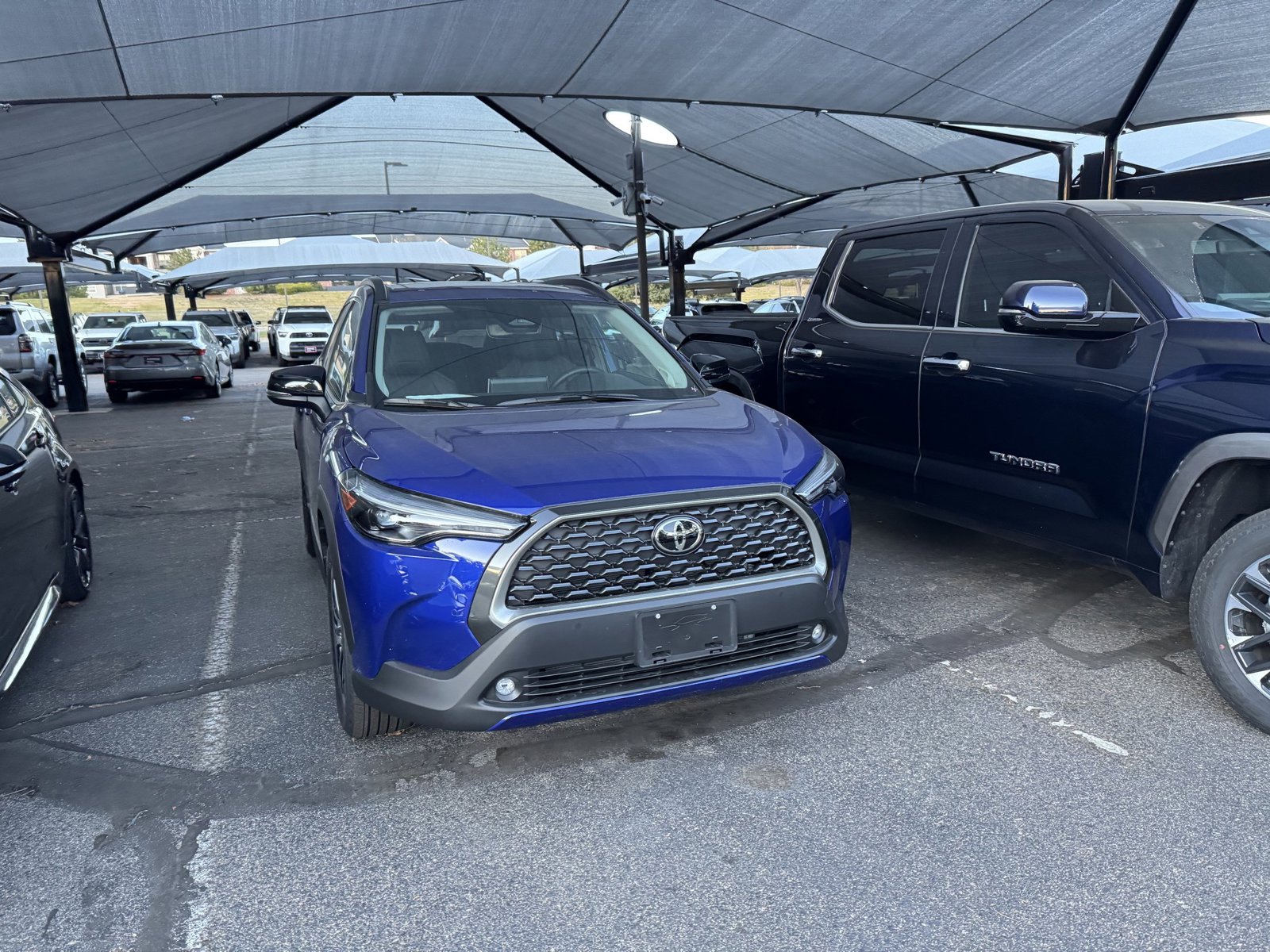 2025 Toyota Corolla Cross XLE photo 3