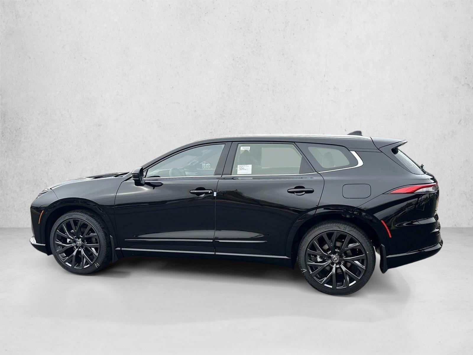 2025 Toyota Crown Signia Limited photo 4