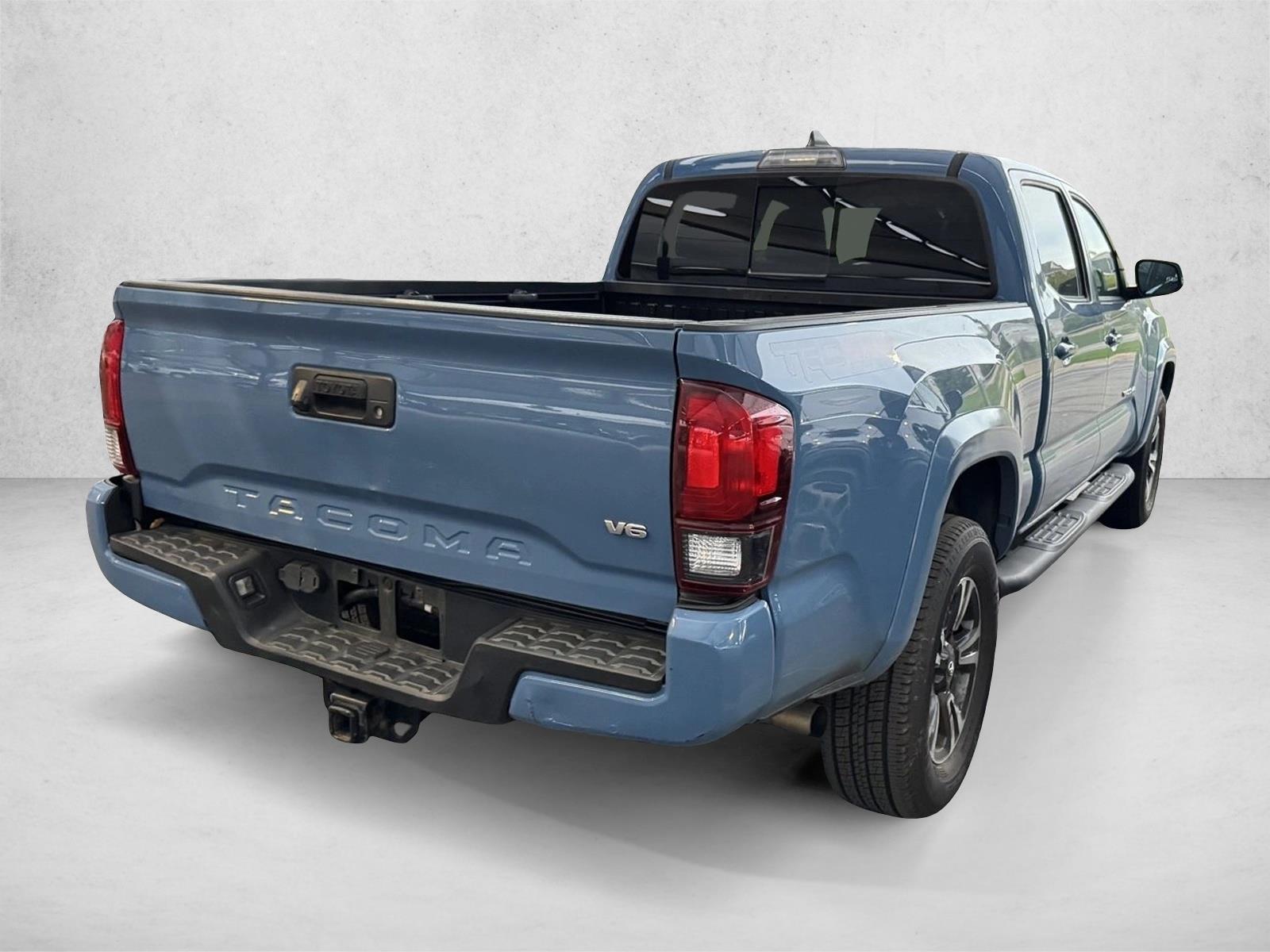 2019 Toyota Tacoma TRD Sport V6 photo 2