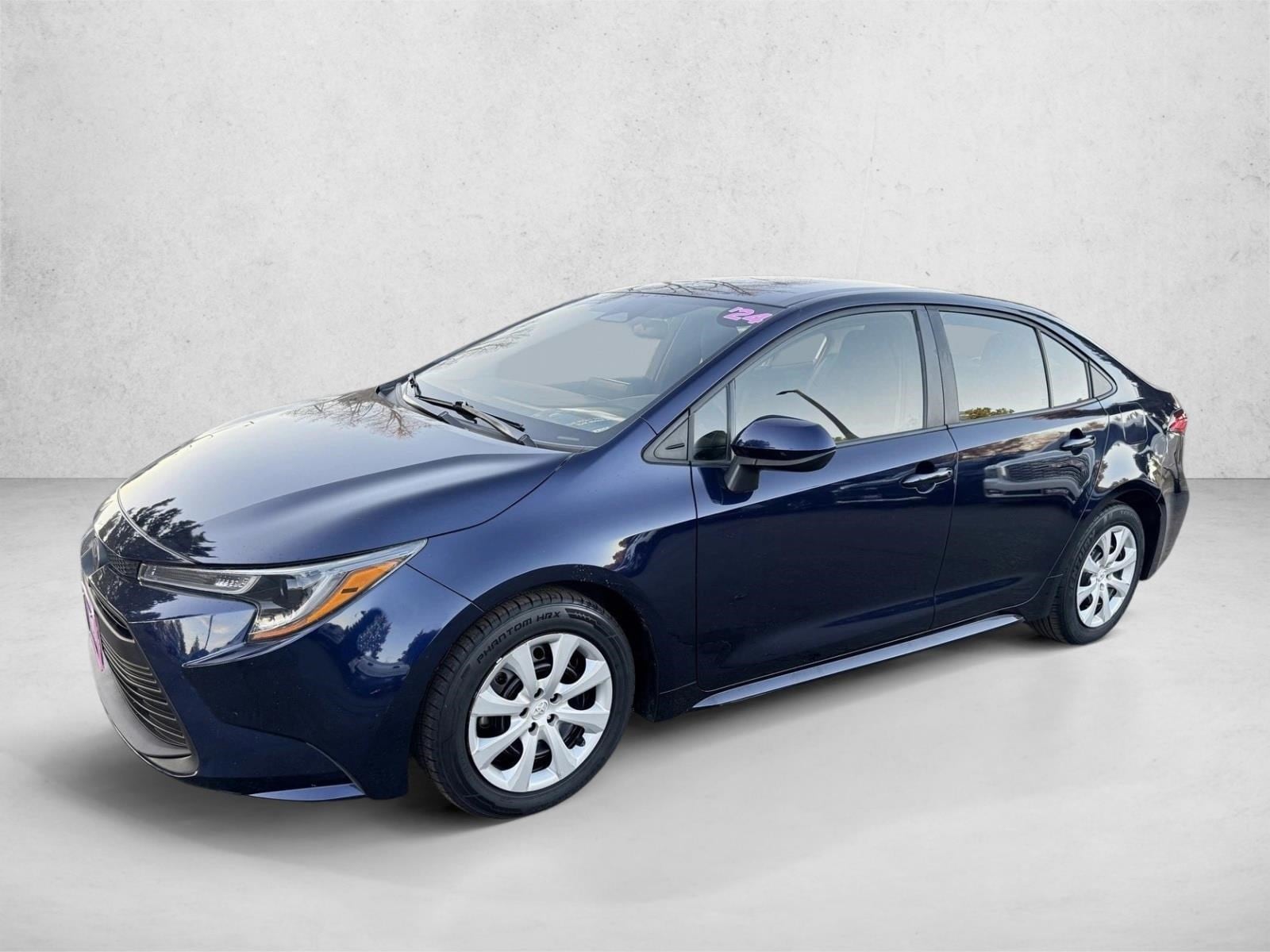 2024 Toyota Corolla LE's photo