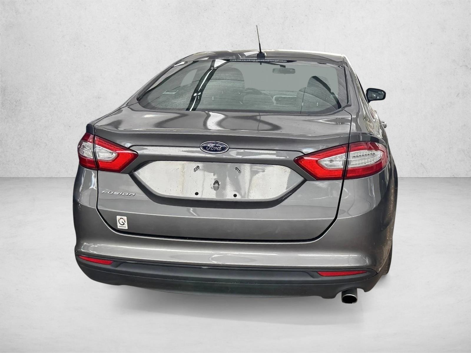 2014 Ford Fusion S photo 4