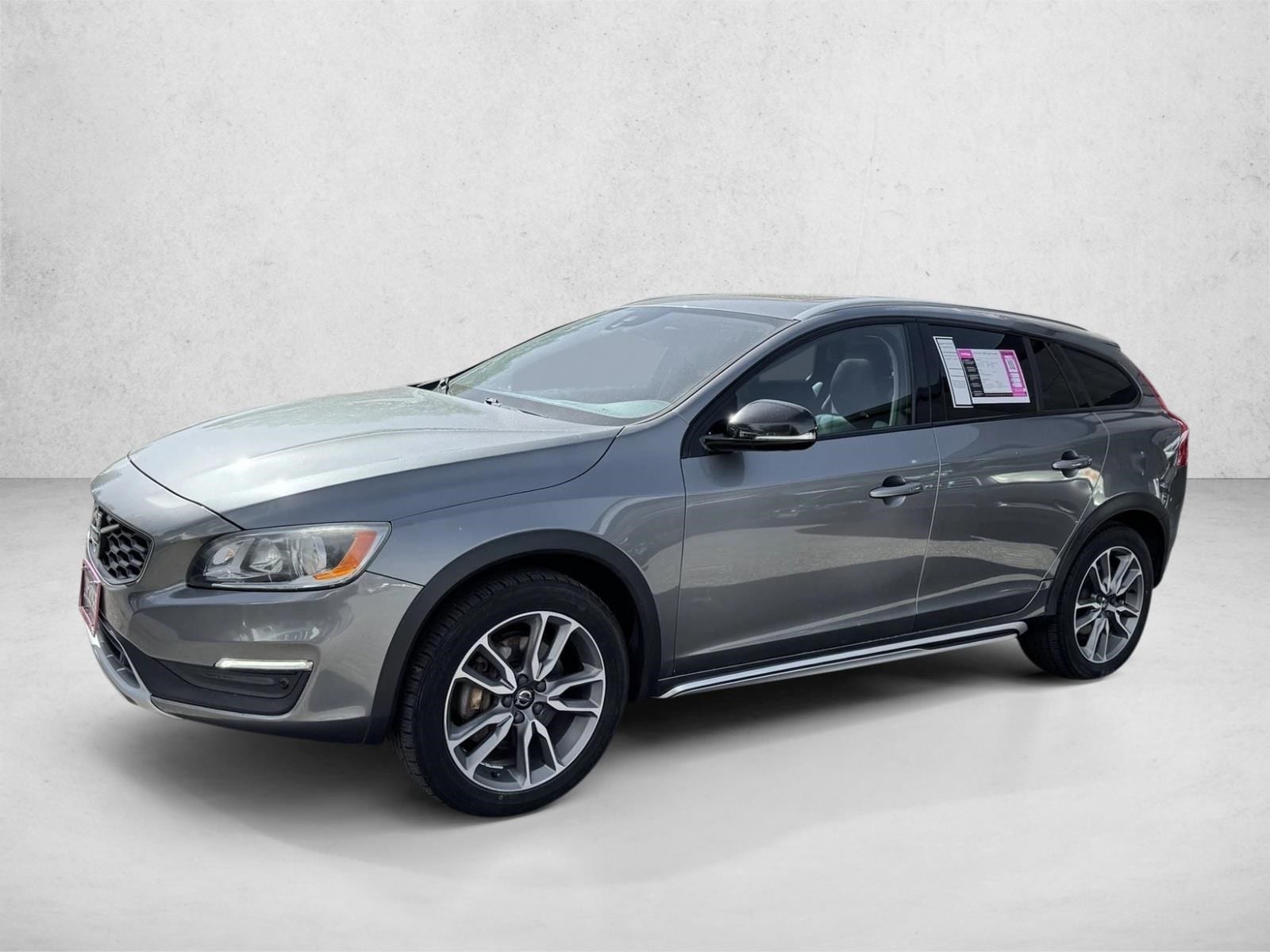 2018 Volvo V60 T5 AWD Cross Country's photo