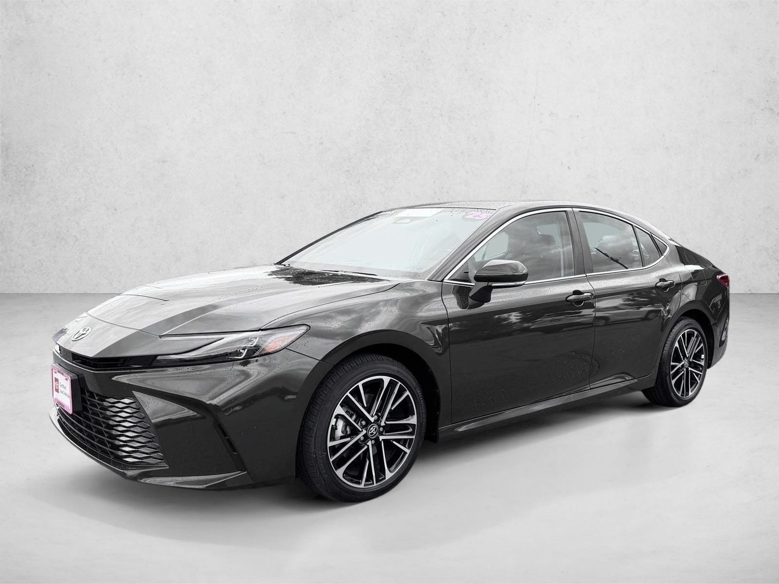 2025 Toyota Camry XLE's photo