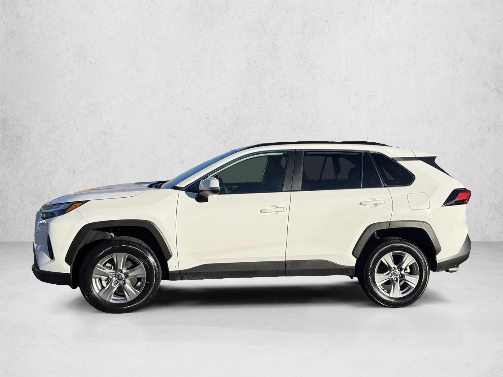 2024 Toyota RAV4 XLE photo 4