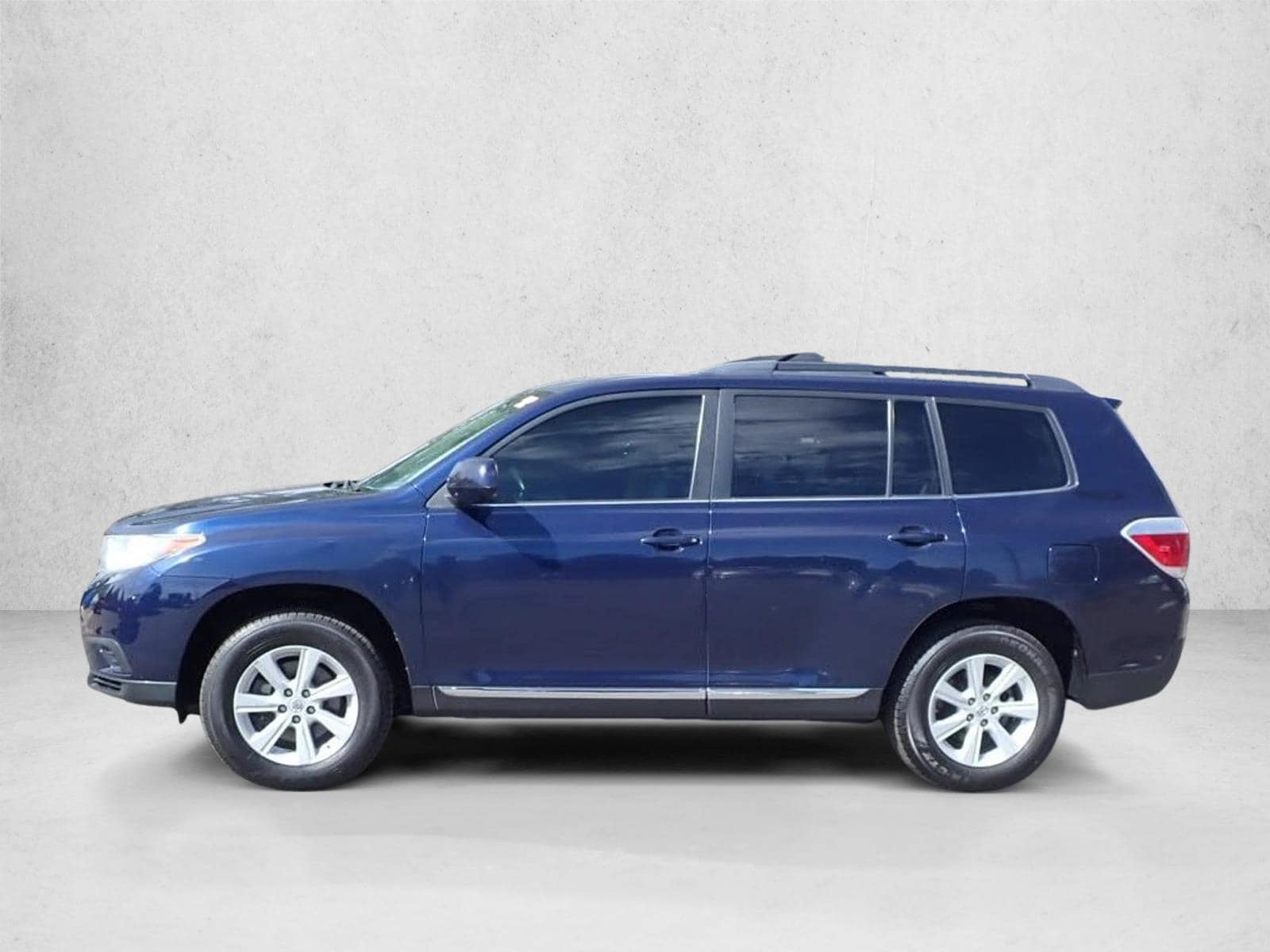 Used 2013 Toyota Highlander Plus with VIN 5TDZK3EH2DS117163 for sale in Centennial, CO