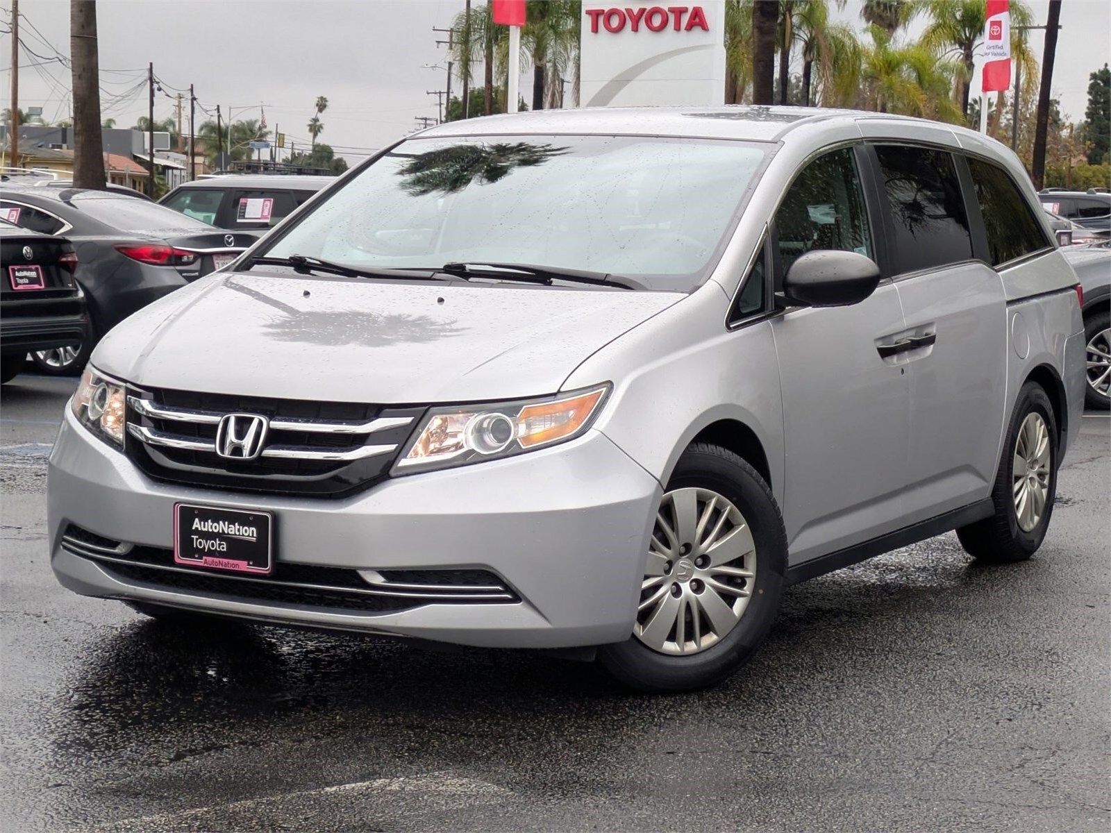 2015 Honda Odyssey LX's photo