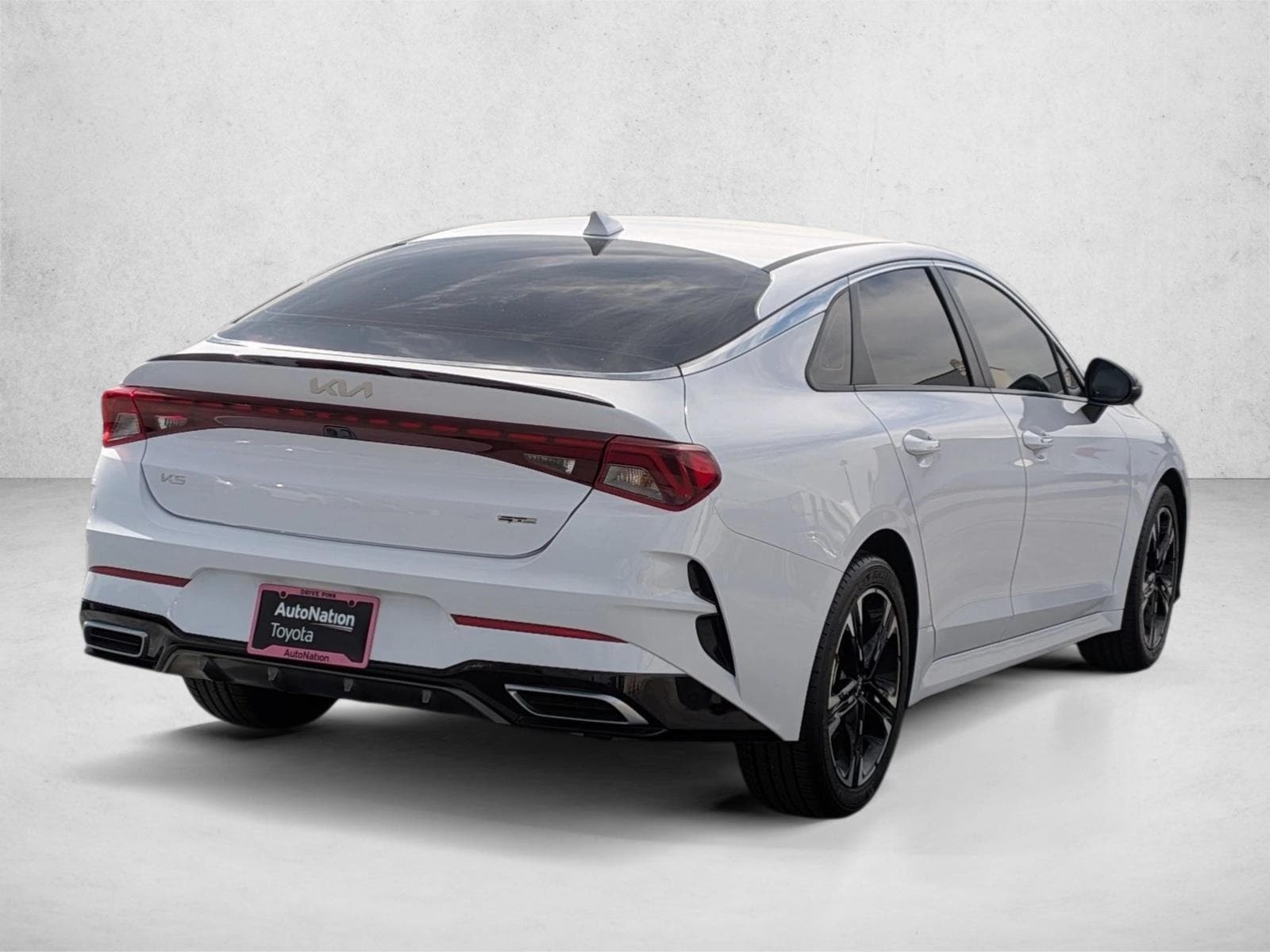 2024 Kia K5 GT-Line photo 5