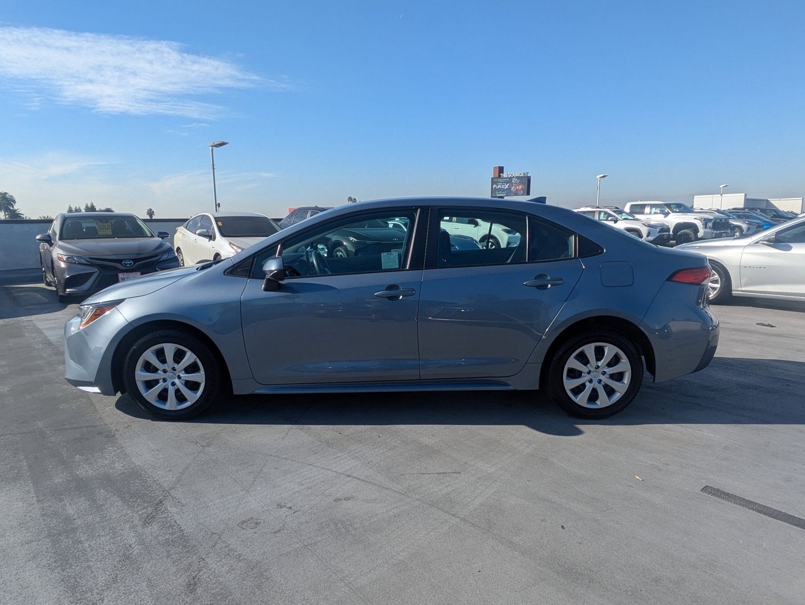 Used 2024 Toyota Corolla LE with VIN 5YFB4MDE4RP111082 for sale in Kansas City