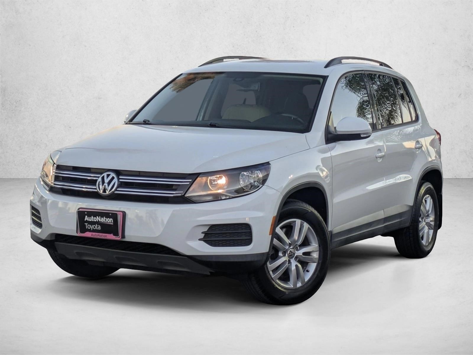 2017 Volkswagen Tiguan Limited Base's photo