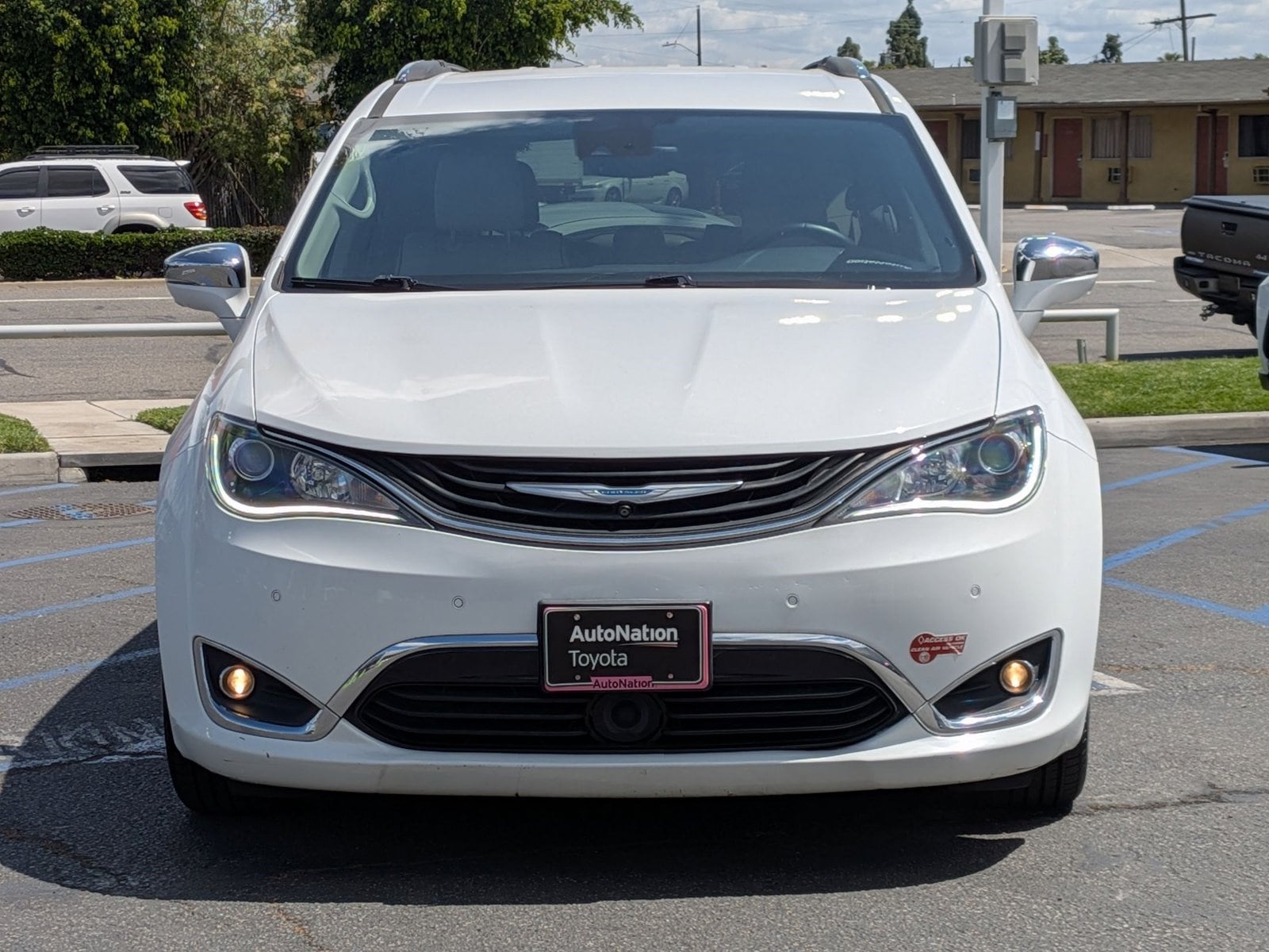 Used 2018 Chrysler Pacifica Hybrid Limited with VIN 2C4RC1N76JR124680 for sale in Buena Park, CA