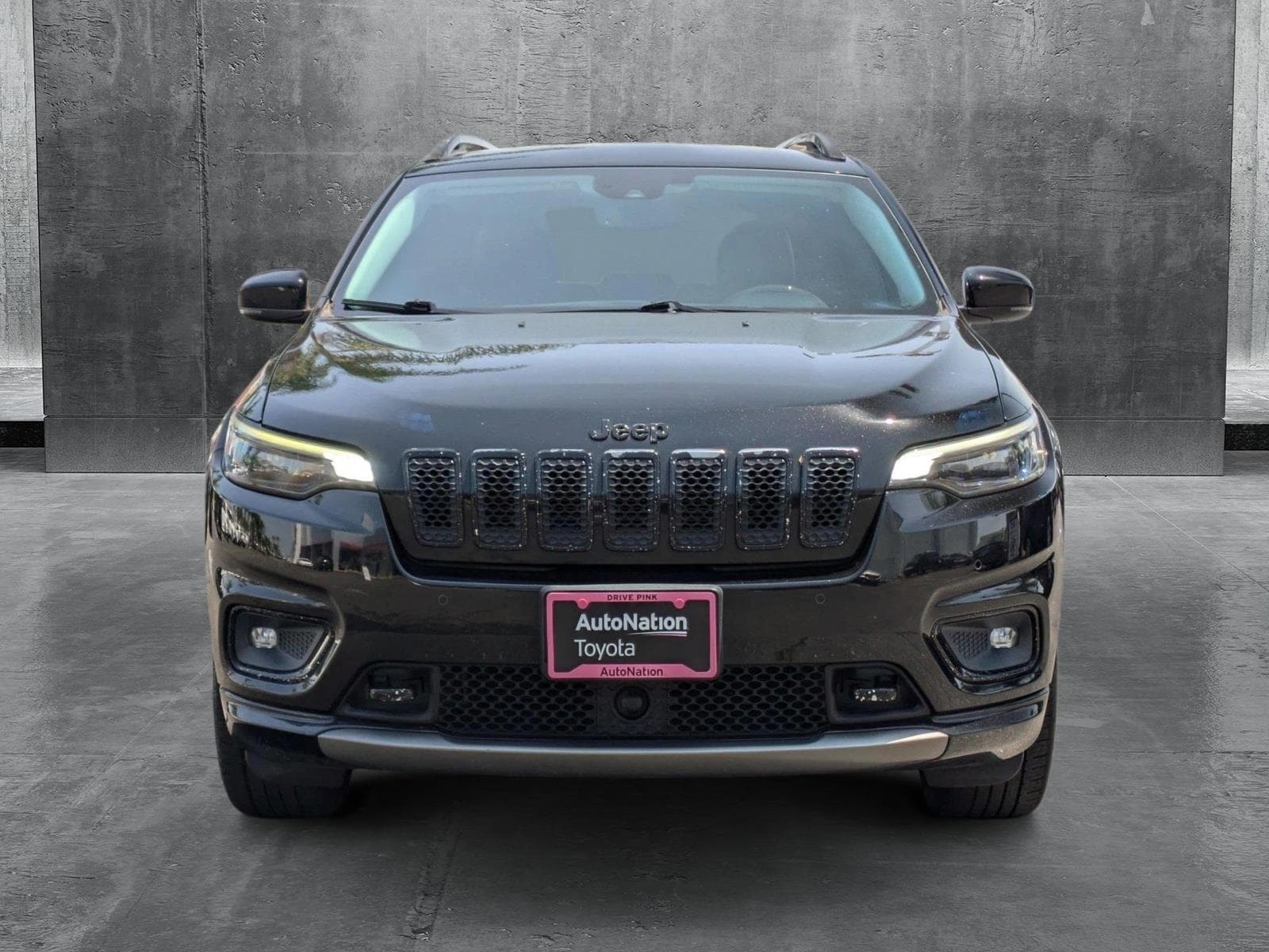 Used 2019 Jeep Cherokee Overland with VIN 1C4PJLJNXKD152032 for sale in Buena Park, CA