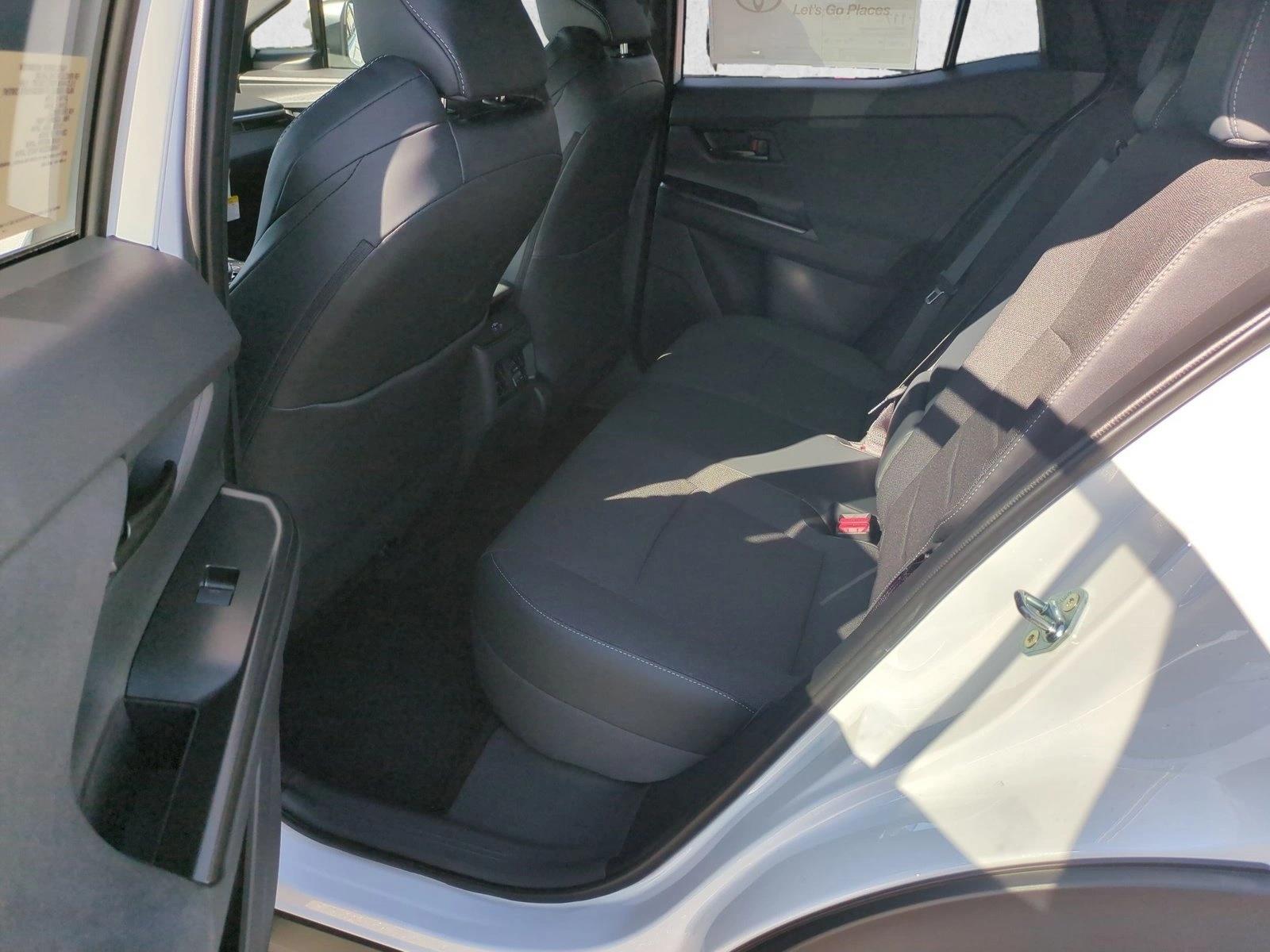 2026 Toyota C-HR SE - Photo 15