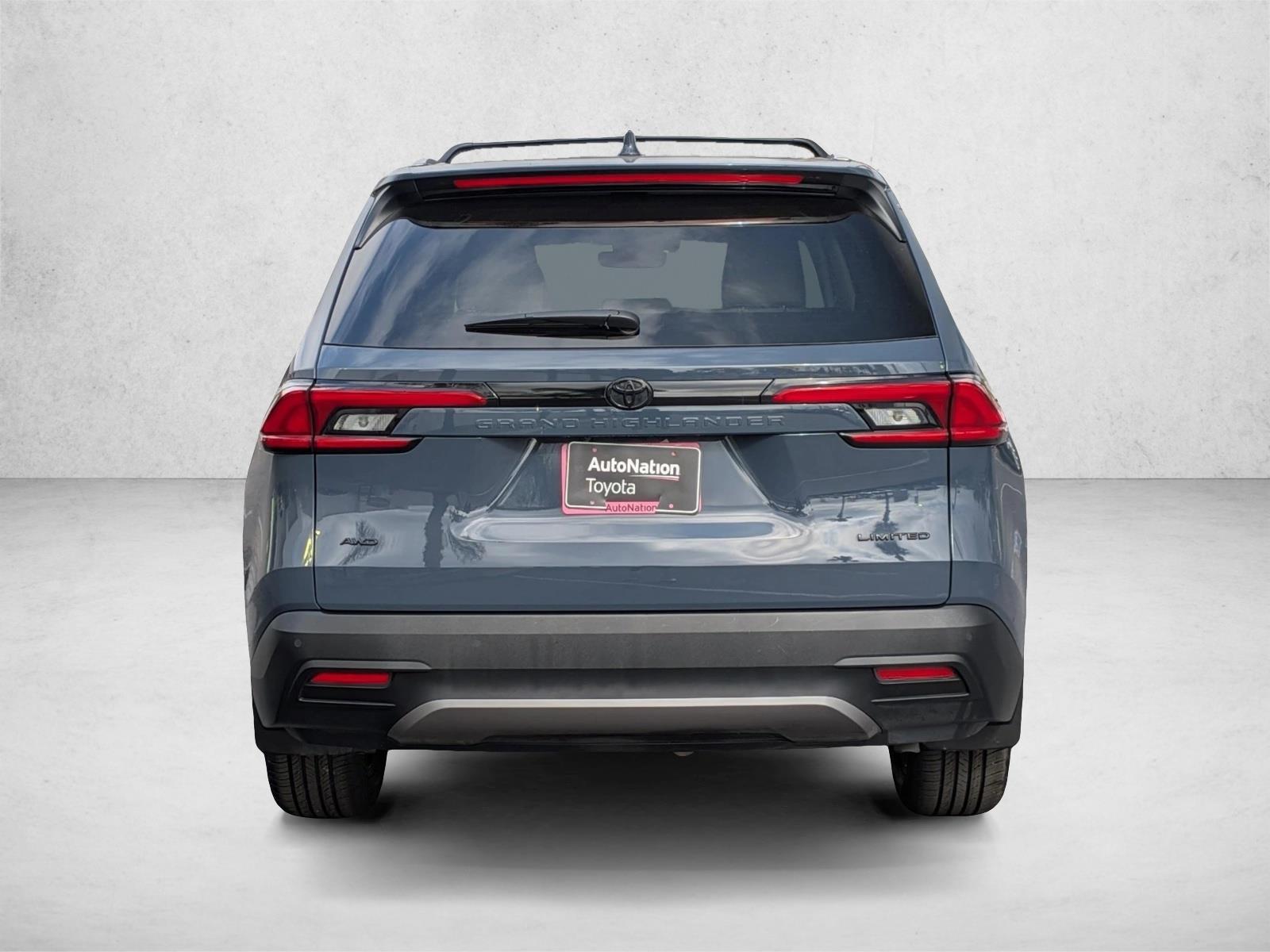 2024 Toyota Grand Highlander Limited photo 6