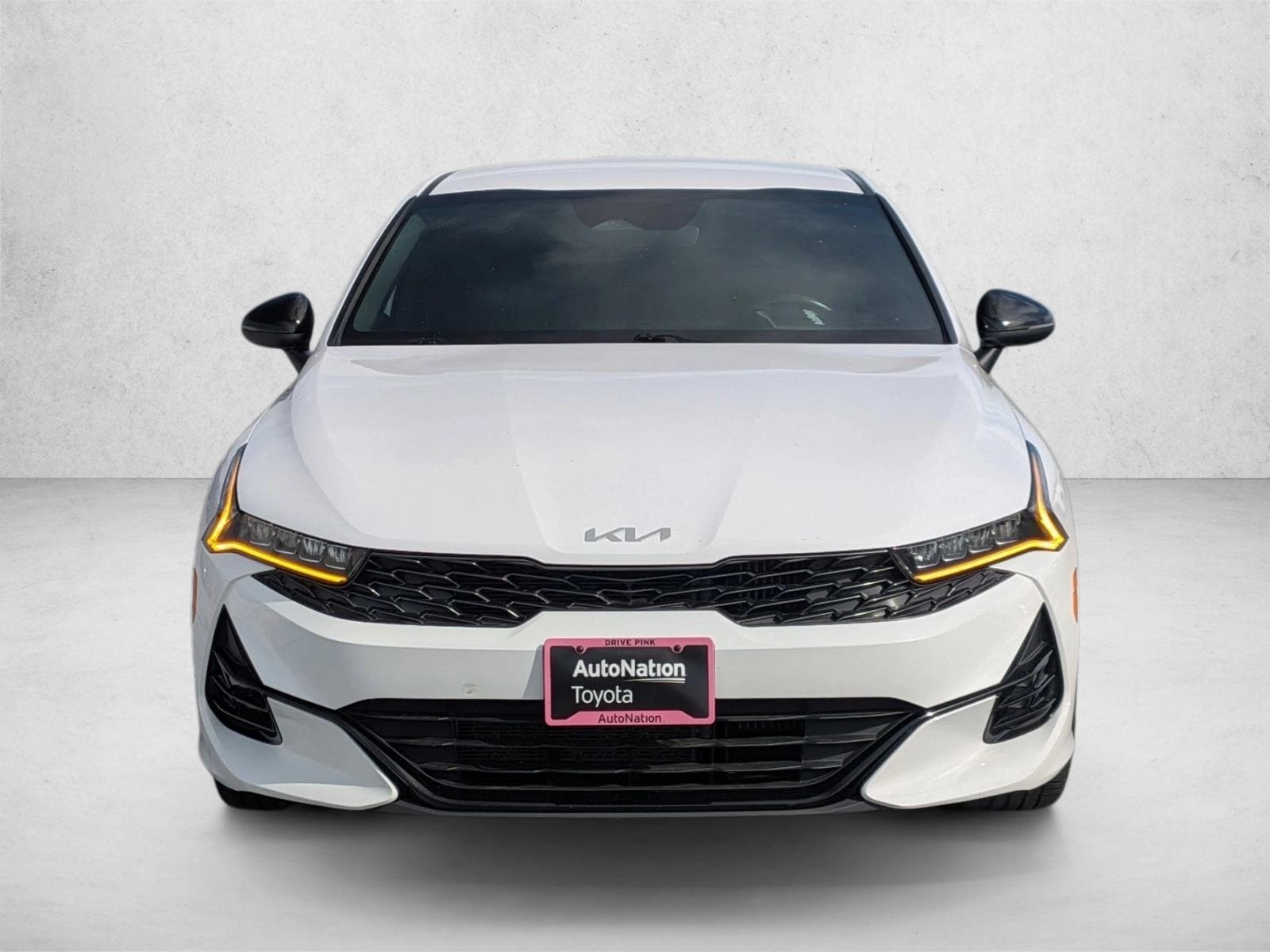 2024 Kia K5 GT-Line photo 2