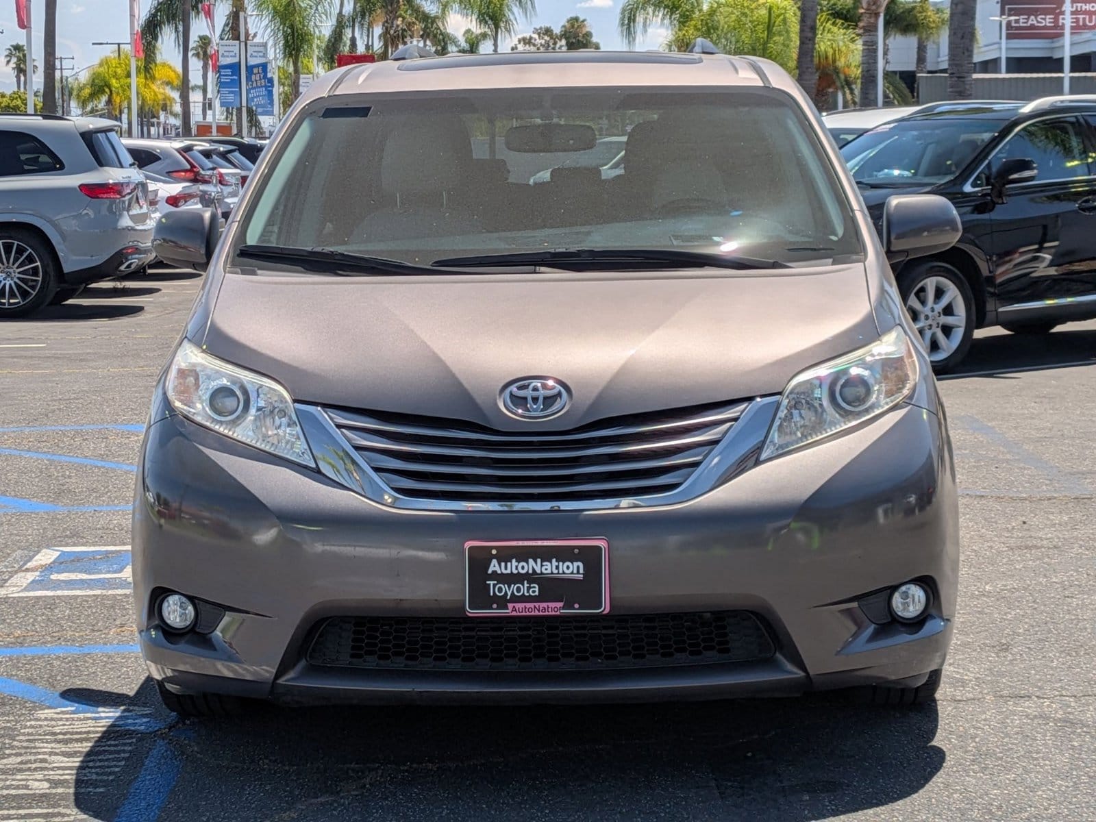 Used 2017 Toyota Sienna XLE with VIN 5TDYZ3DC3HS863186 for sale in Buena Park, CA