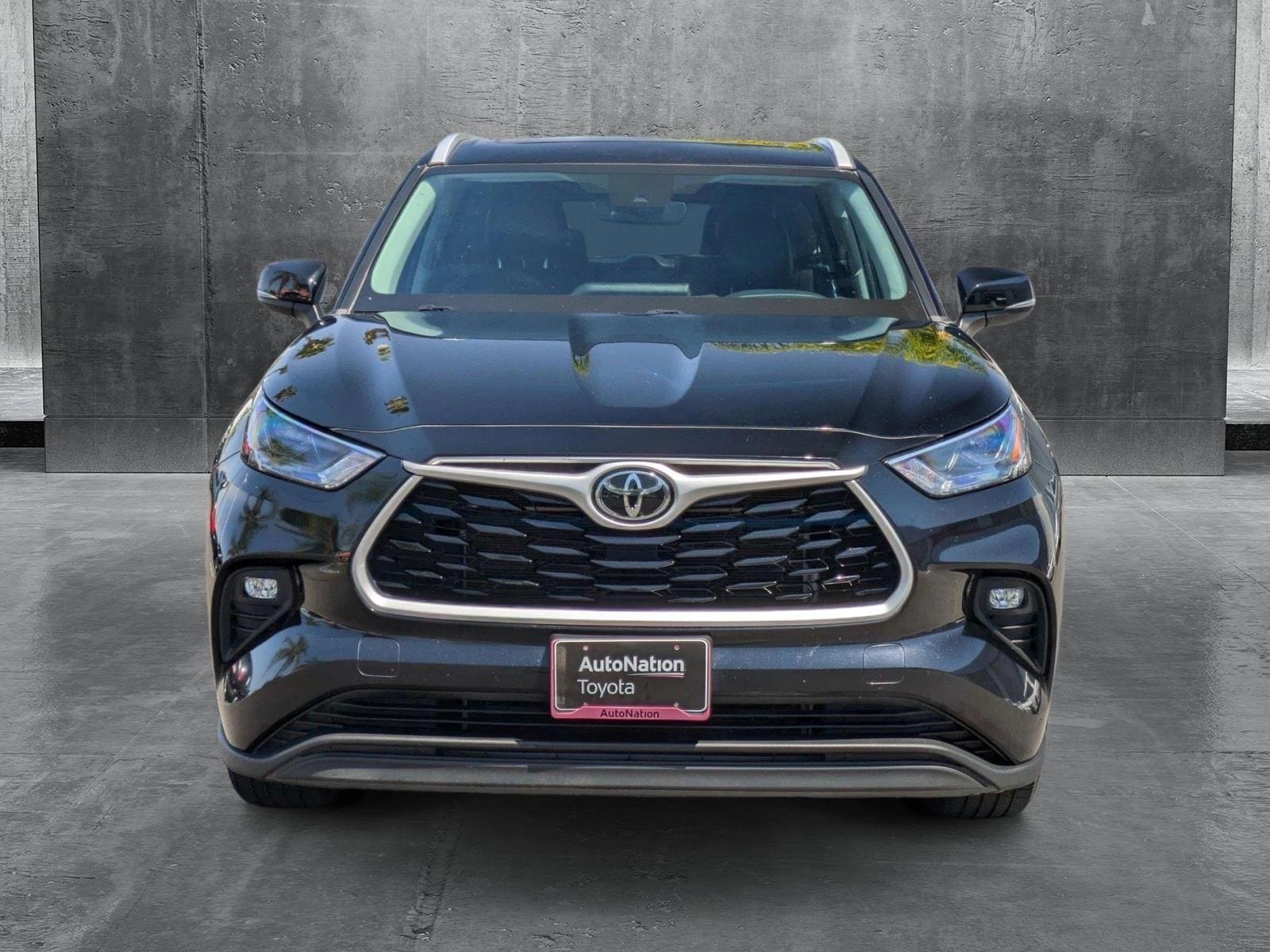 Used 2024 Toyota Highlander XLE with VIN 5TDKDRAH7RS050653 for sale in Buena Park, CA