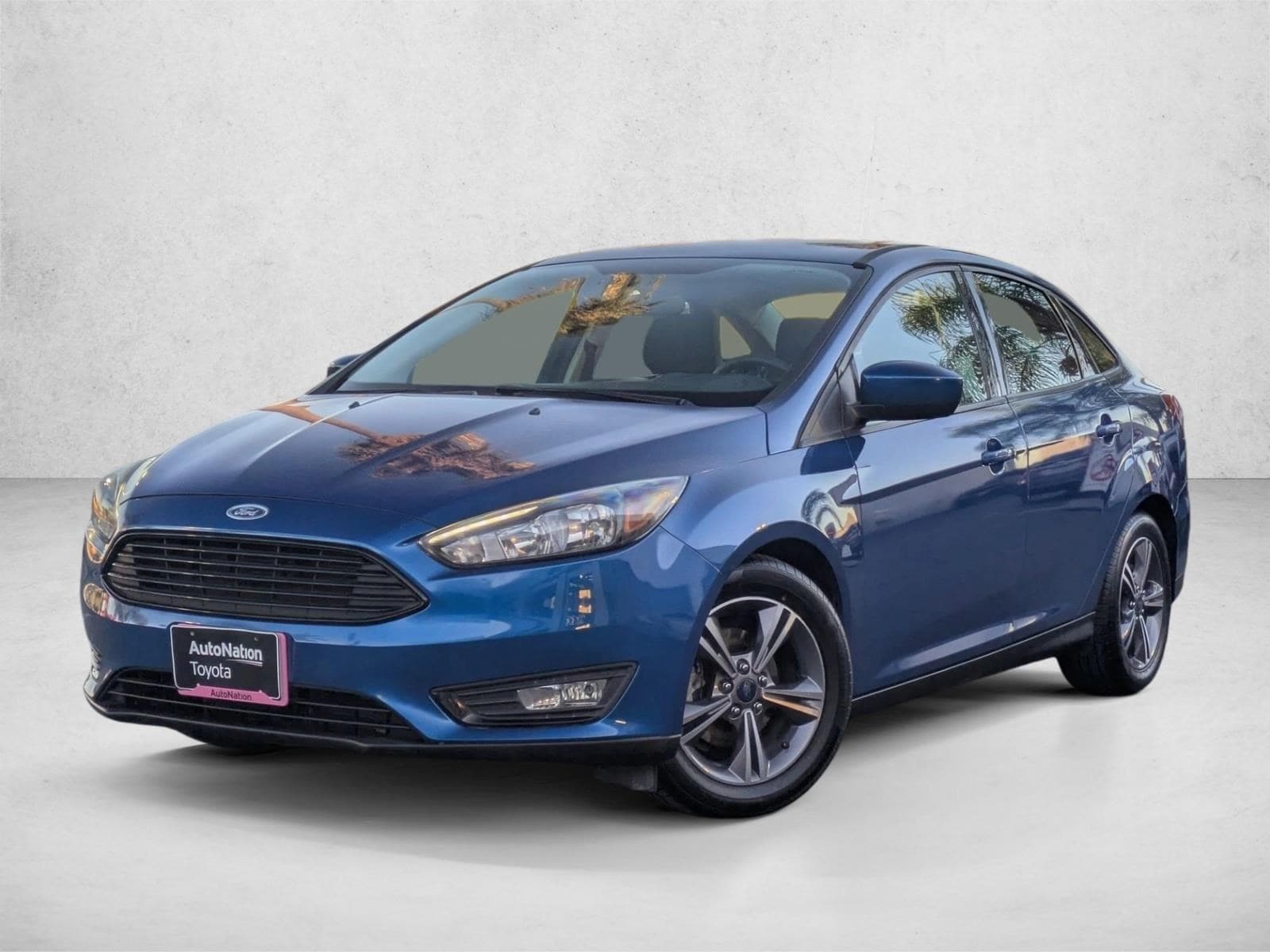 2018 Ford Focus SE's photo