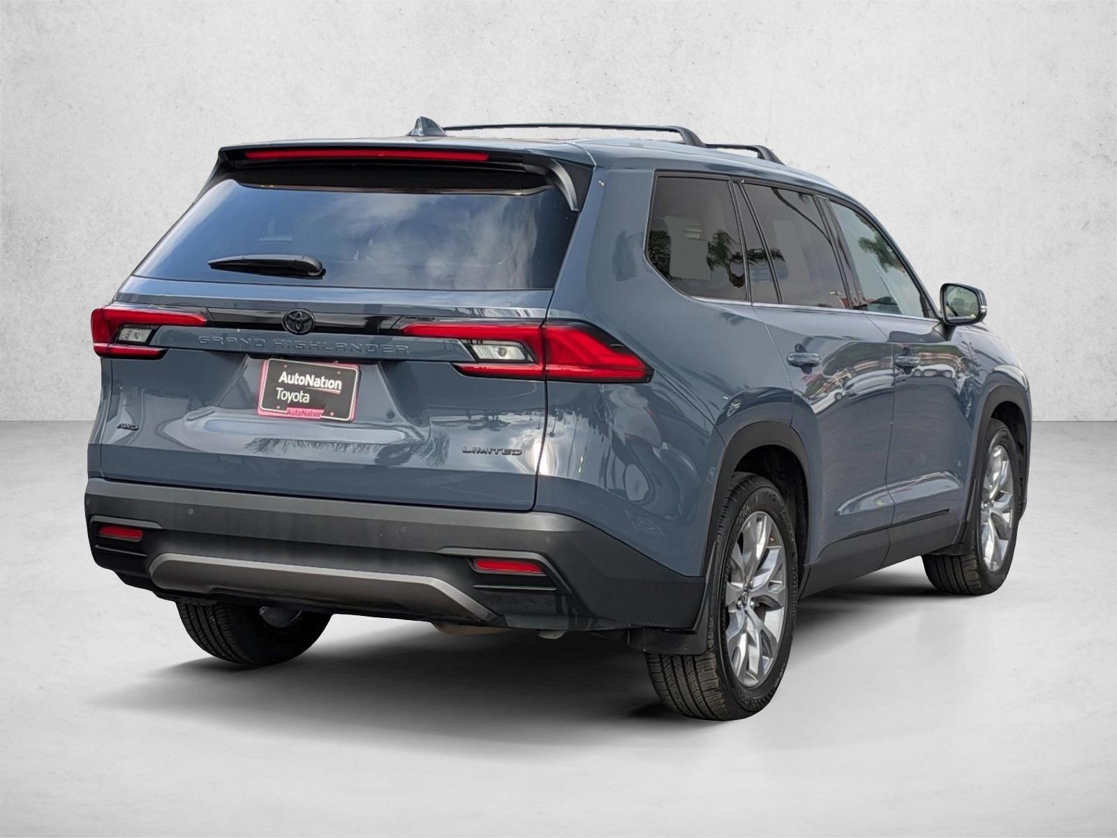 2024 Toyota Grand Highlander Limited photo 4