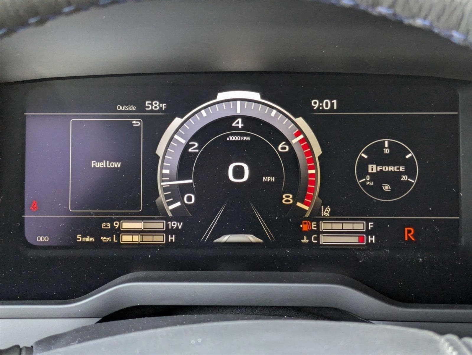 2025 Toyota Tundra Platinum - Photo 11