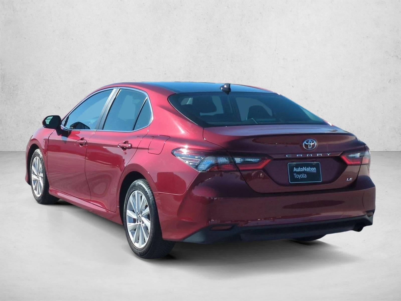 2022 Toyota Camry LE photo 3
