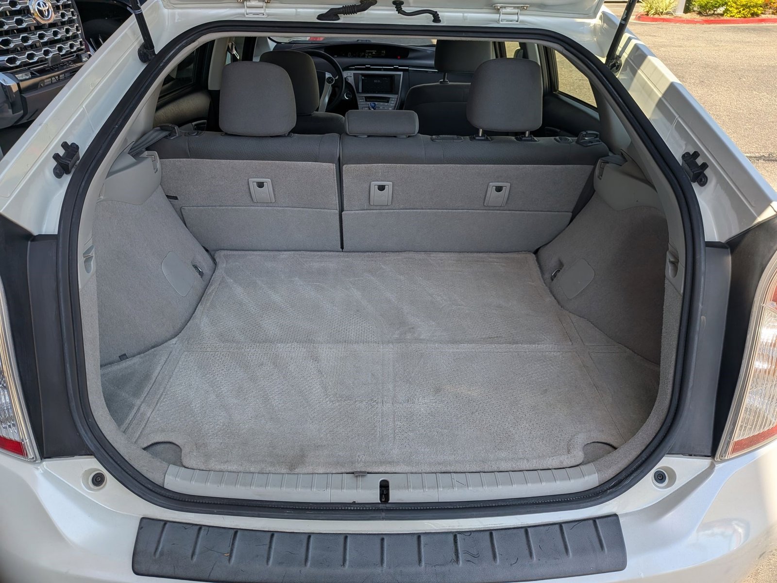 2015 Toyota Prius Three photo 6