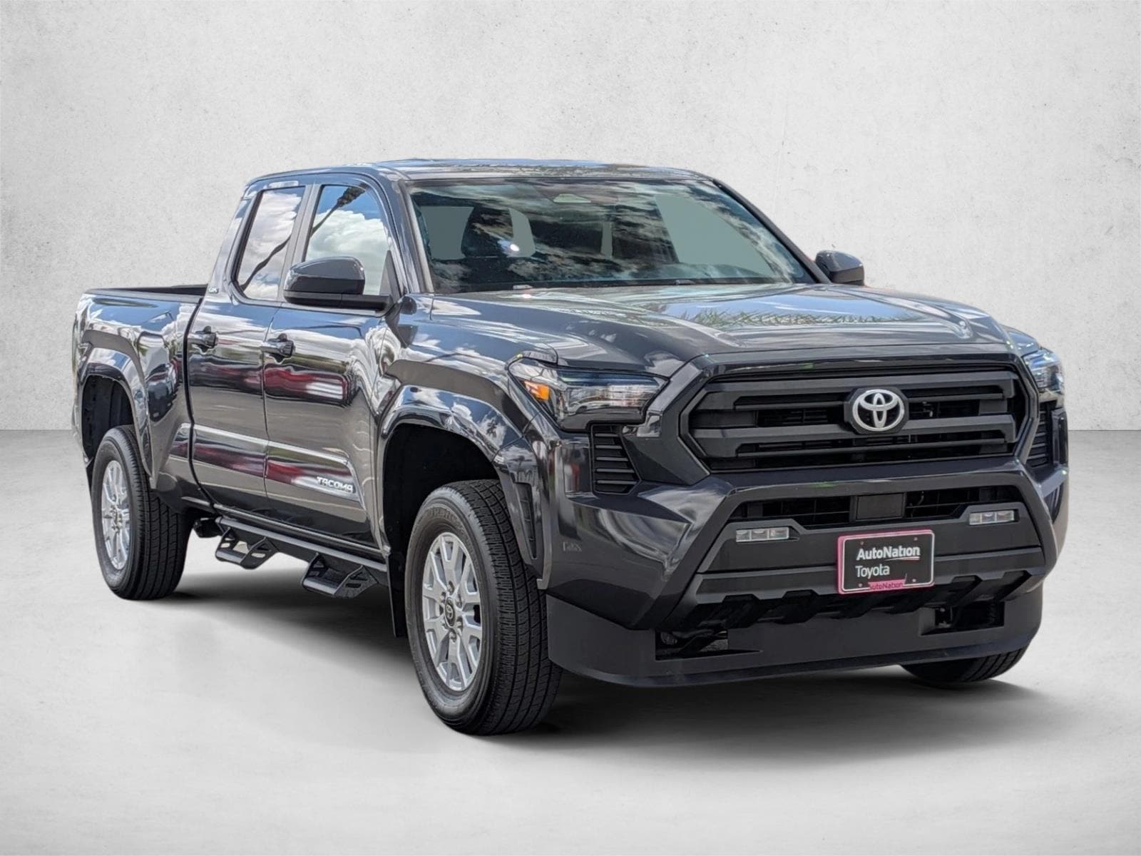 2024 Toyota Tacoma SR5 photo 3