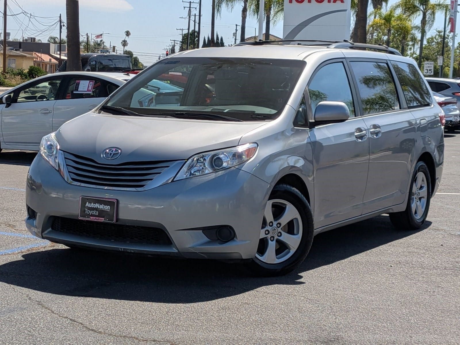 2017 Toyota Sienna LE